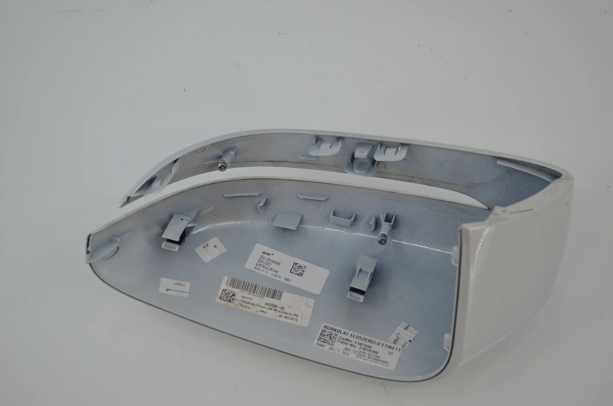 Front Right Mirror Trim – OEM 8491586 · BMW 3 Touring (G21) BMW 3 Touring (G21) 320 d 2020 – 4