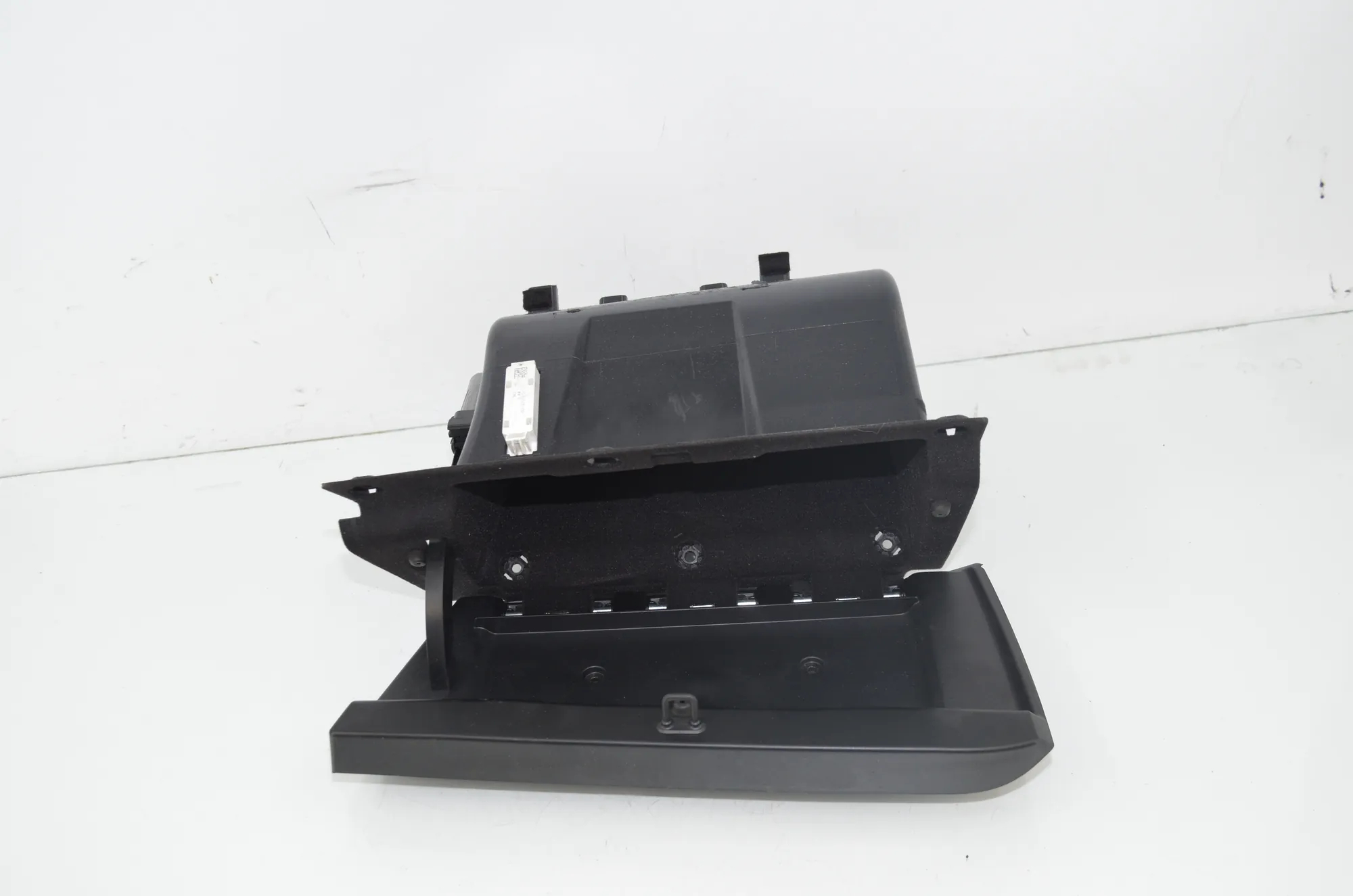 Glove Compartment – OEM 9283011 · BMW i3 (I01) Electric 2014 – 2