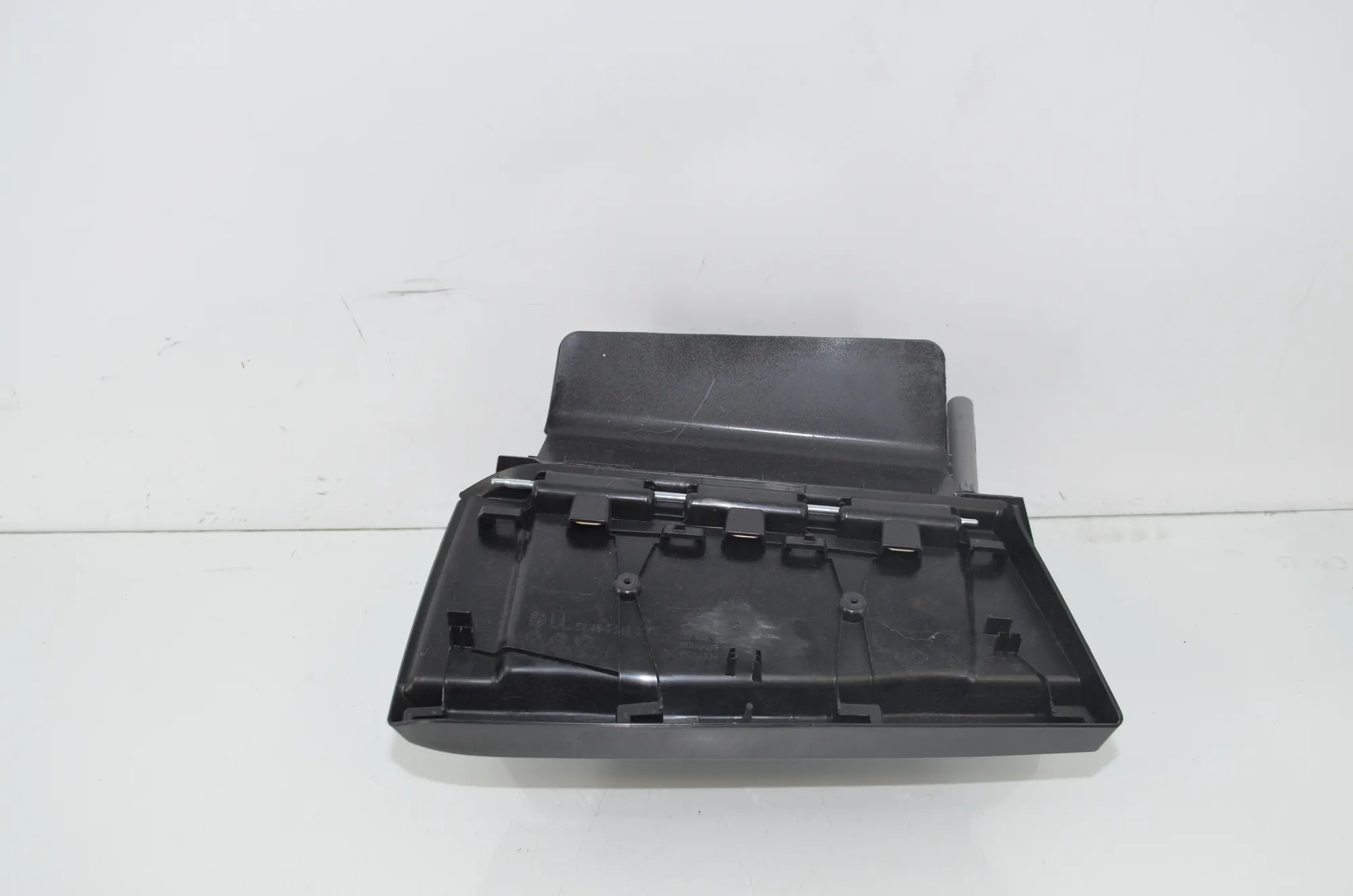 Glove Compartment – OEM 9283011 · BMW i3 (I01) Electric 2014
