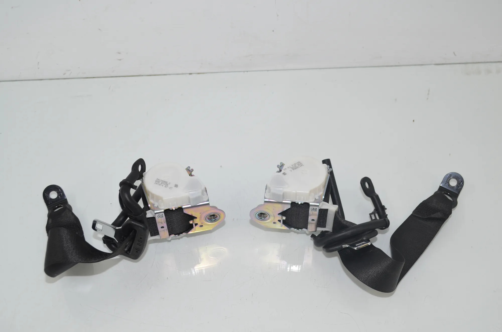 Rear Left Seatbelt – OEM 7305643 · BMW i3 (I01) Electric 2014 – 3