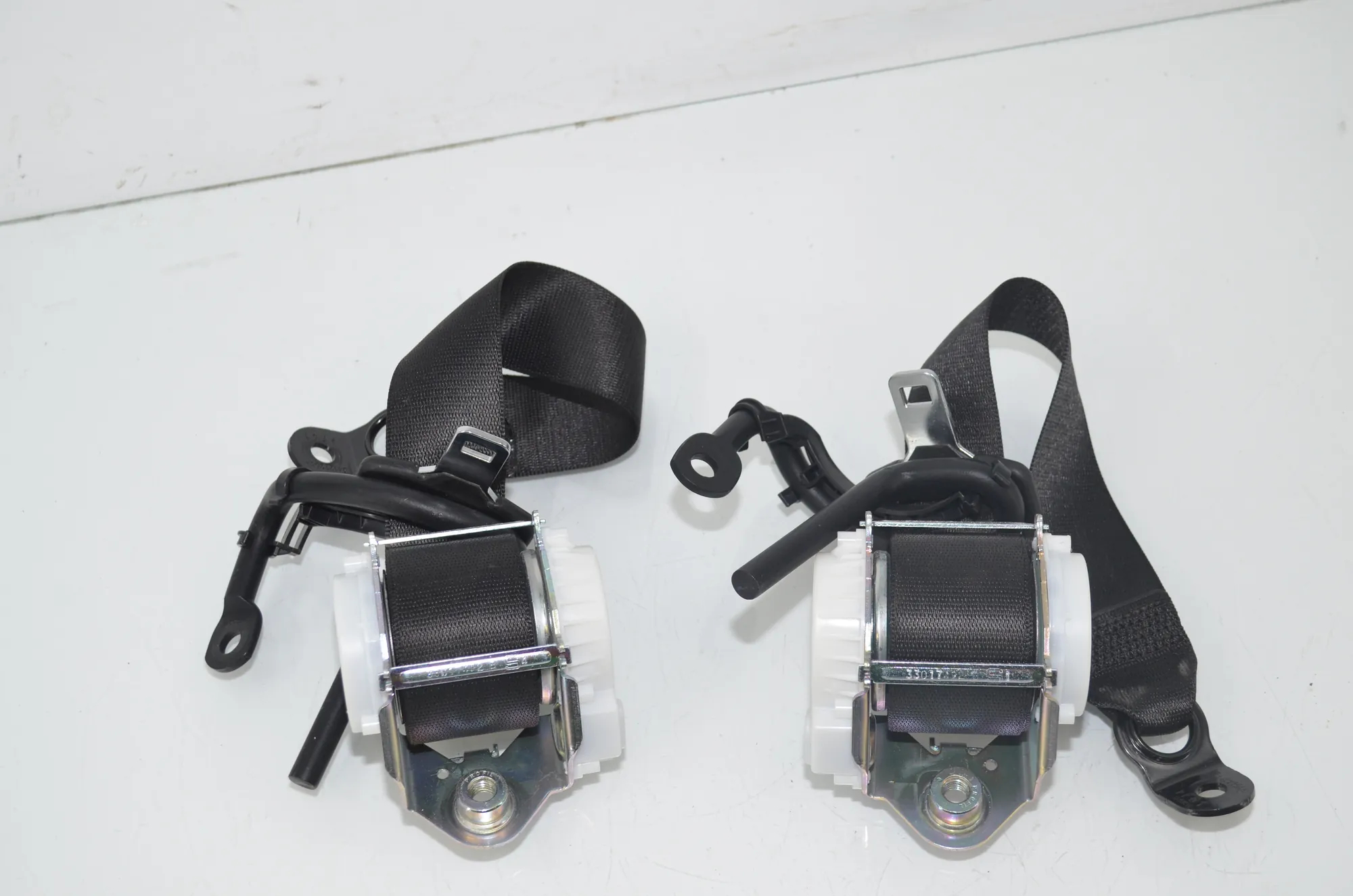 Rear Left Seatbelt – OEM 7305643 · BMW i3 (I01) Electric 2014