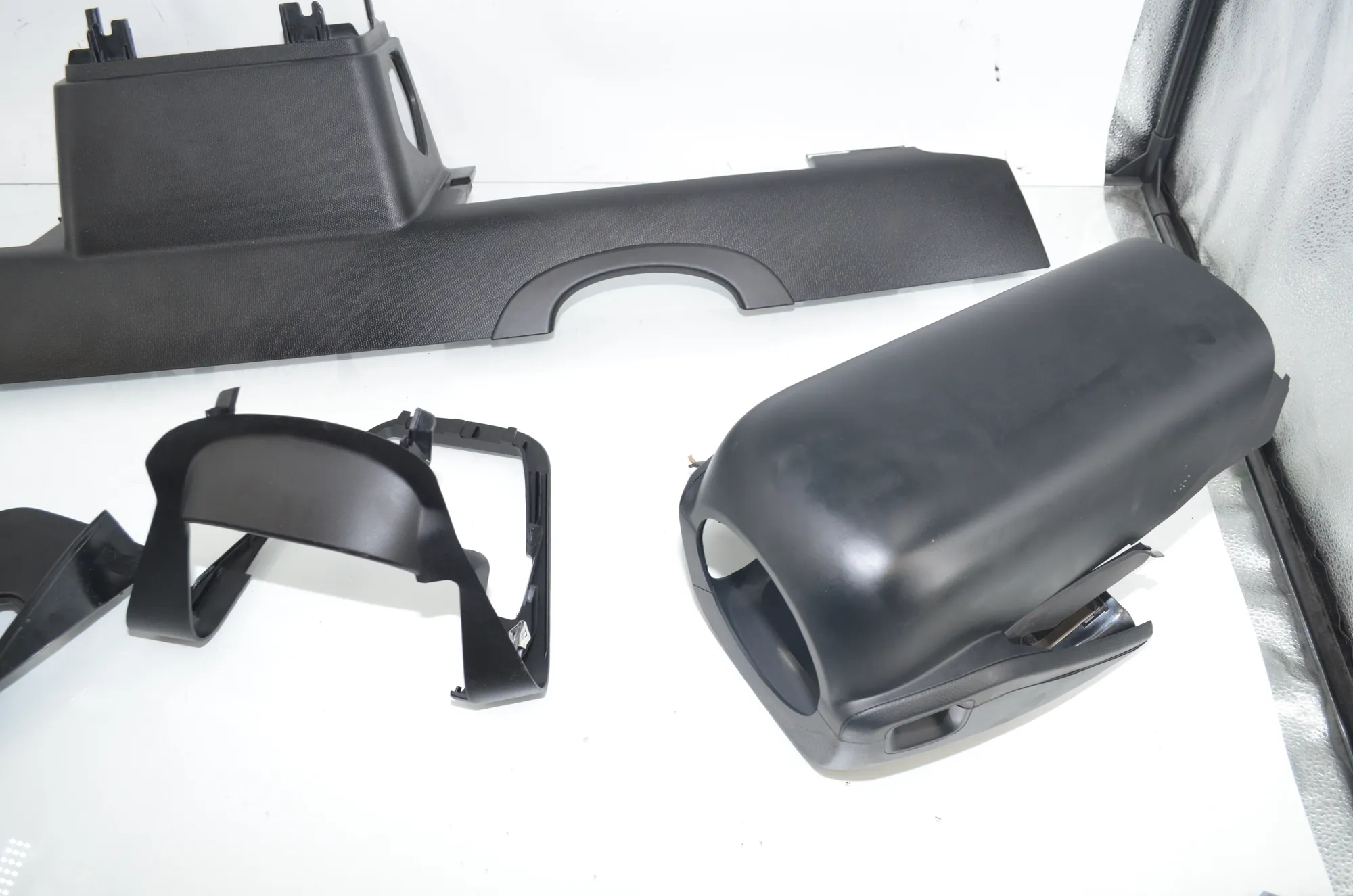 Dashboard Lower Trim – OEM 9303496 · BMW i3 (I01) Electric 2014 – 4