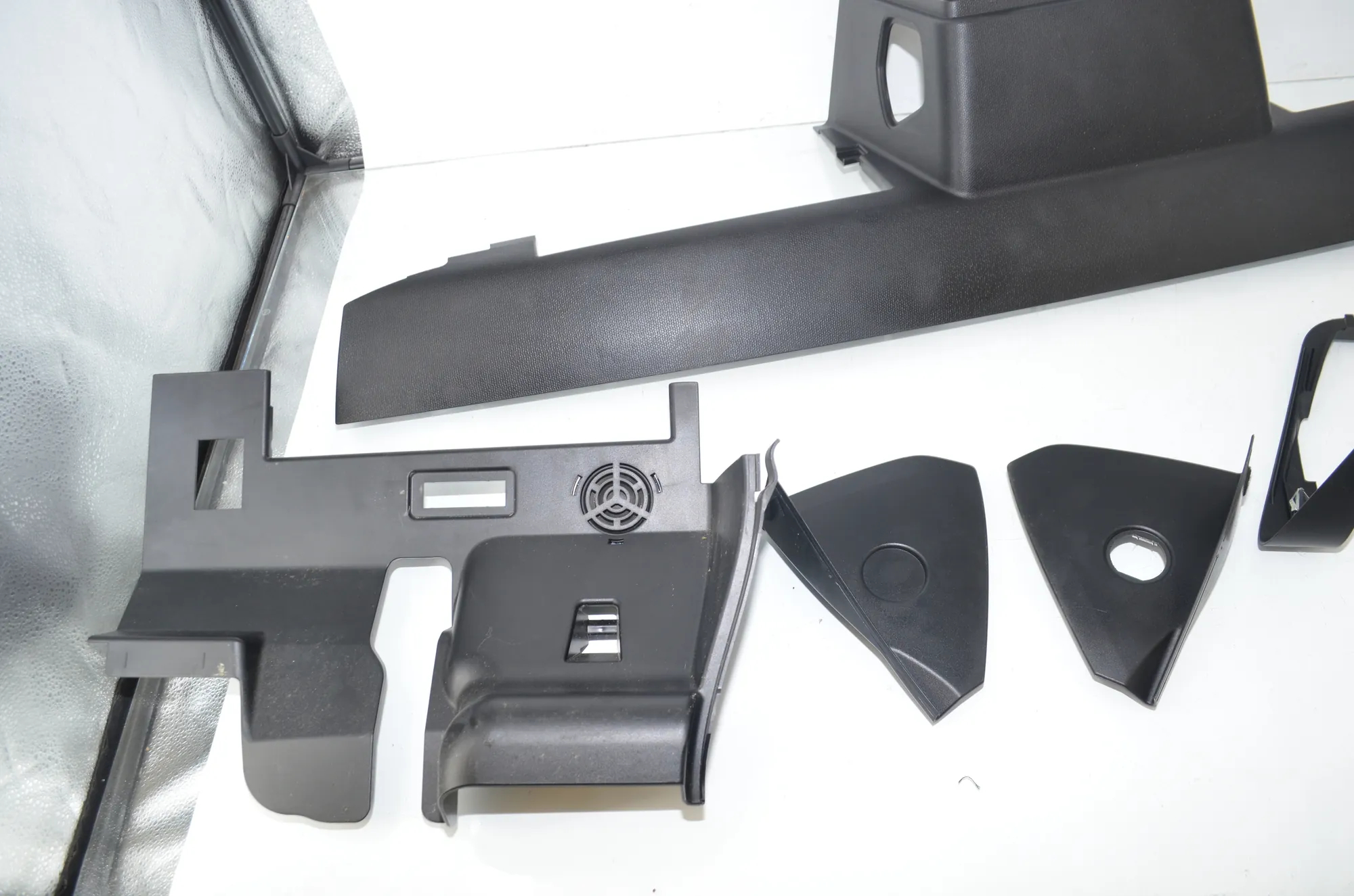 Dashboard Lower Trim – OEM 9303496 · BMW i3 (I01) Electric 2014 – 3