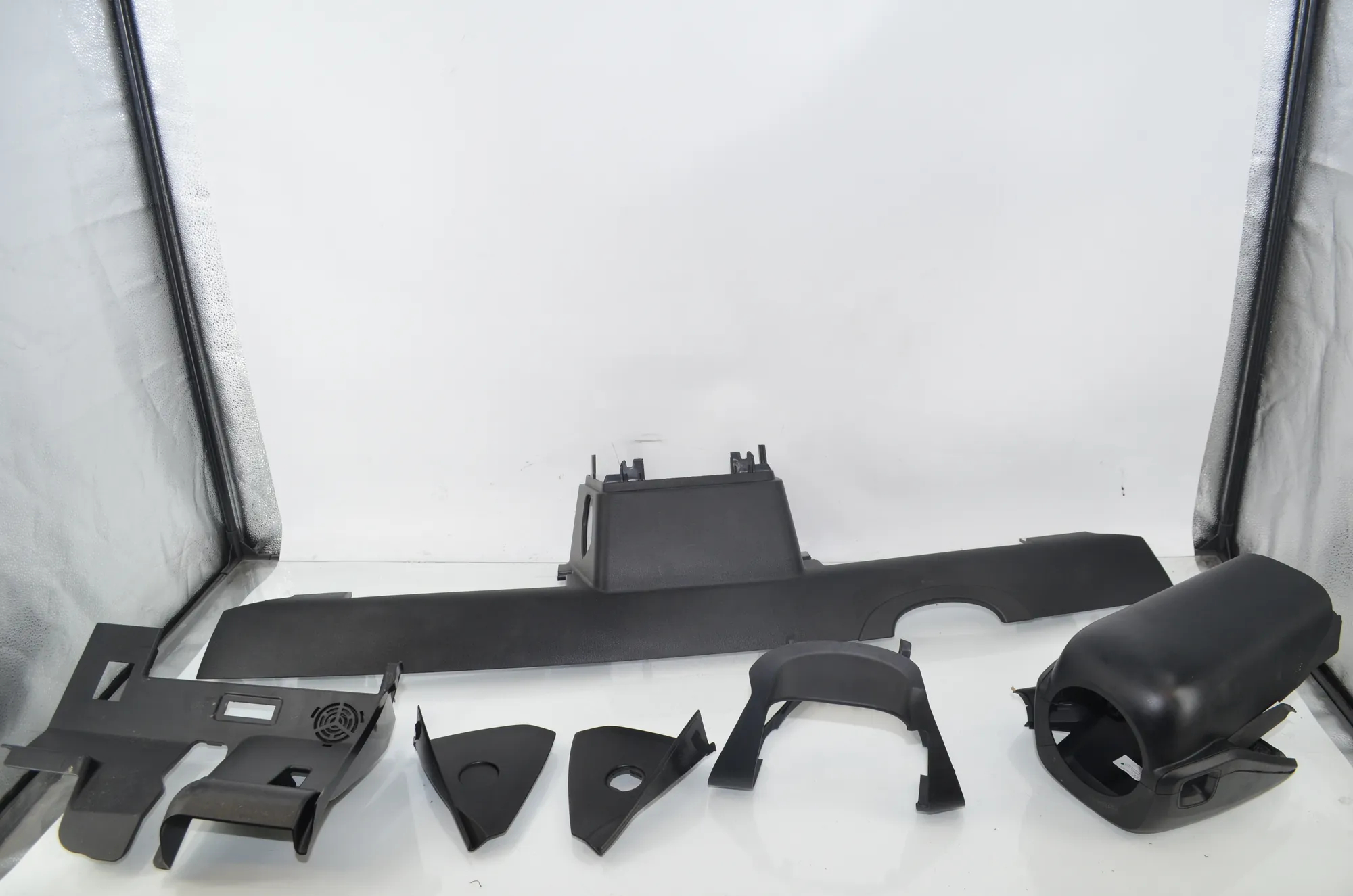 Dashboard Lower Trim – OEM 9303496 · BMW i3 (I01) Electric 2014