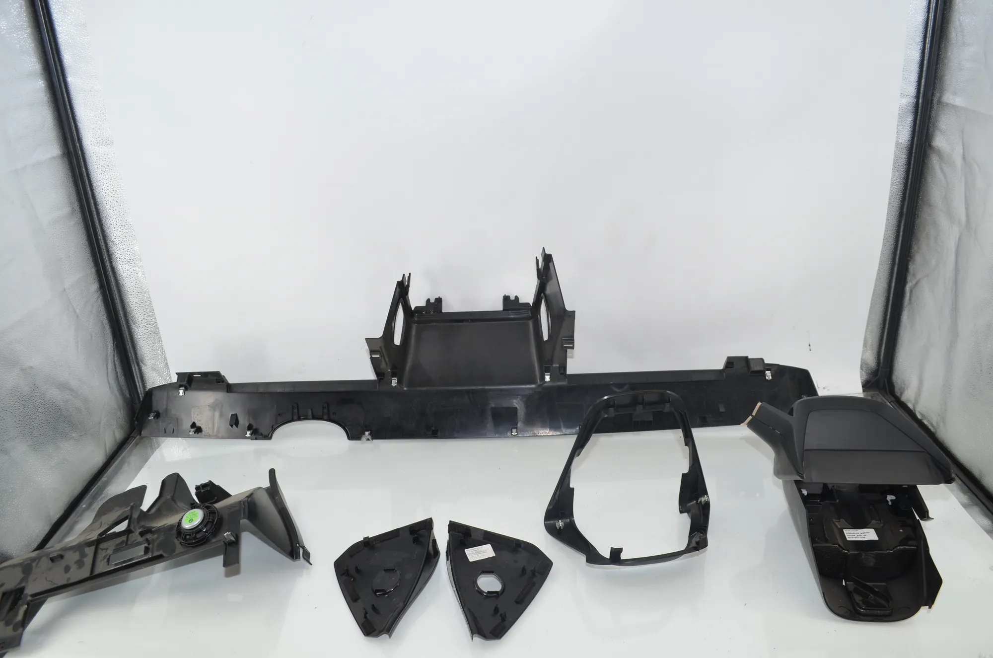 Dashboard Lower Trim – OEM 9303496 · BMW i3 (I01) Electric 2014 – 5