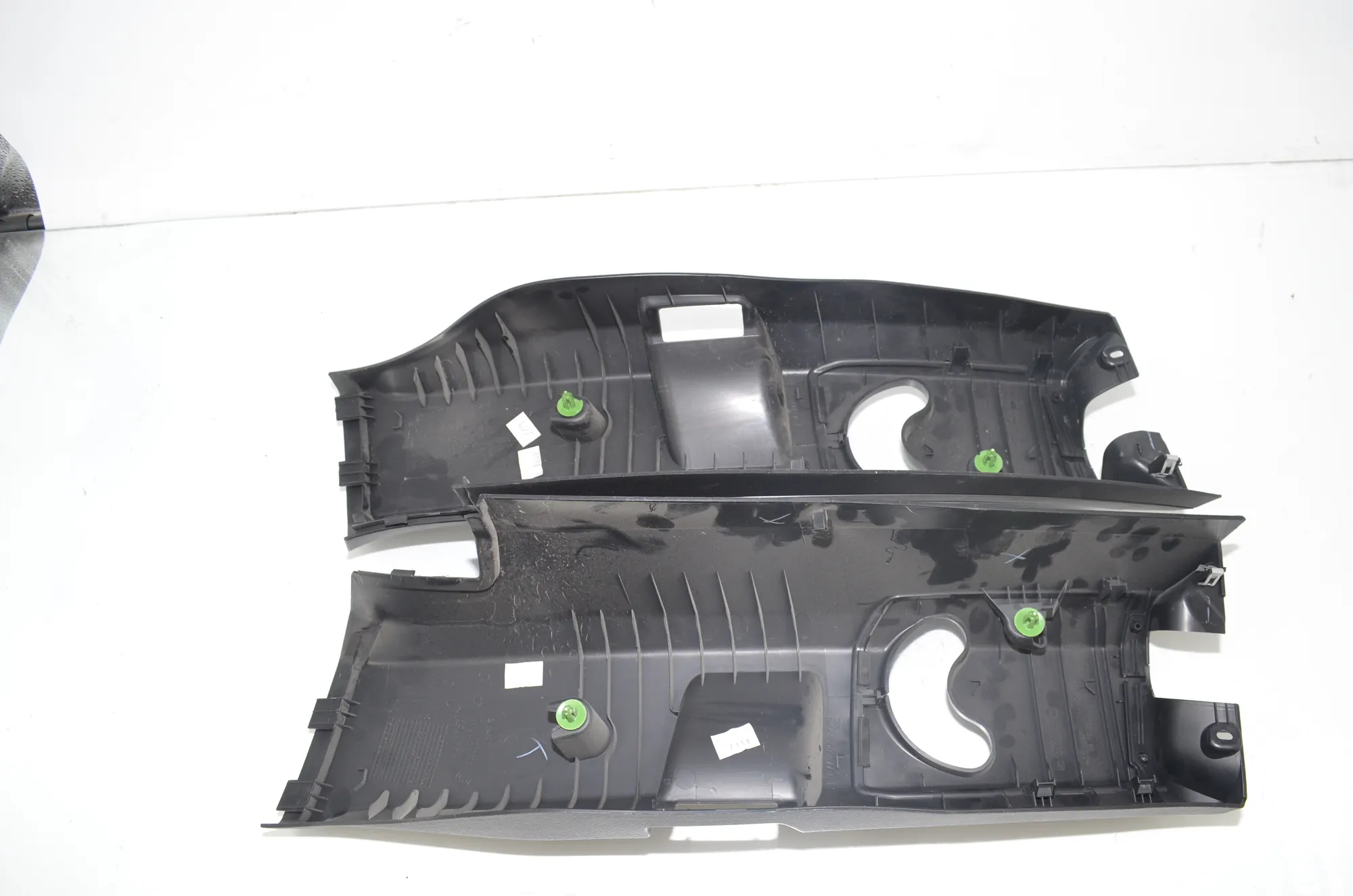 Left Side B Pillar Trim – OEM 7287936 · BMW i3 (I01) Electric 2014 – 4