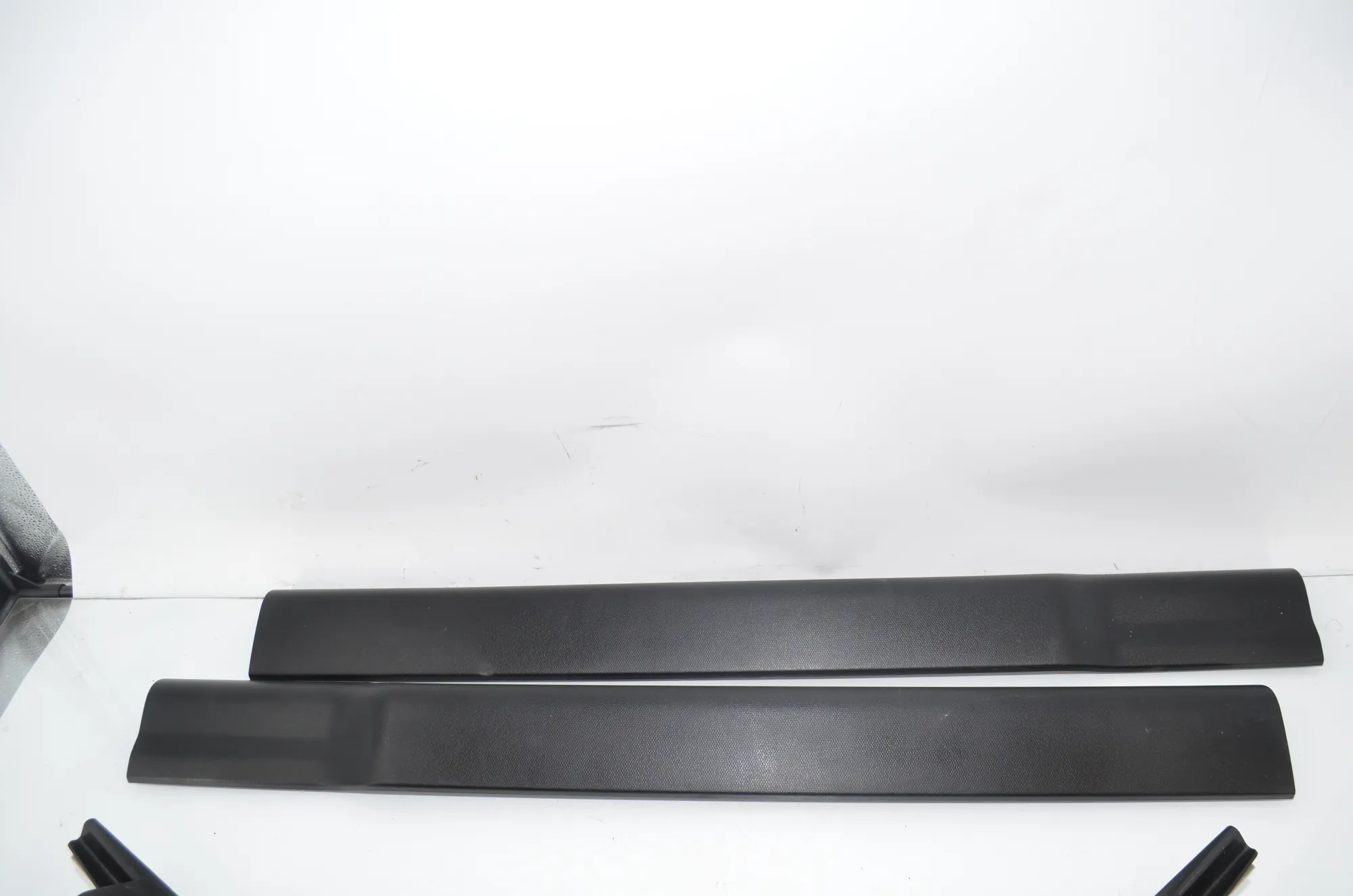 Front Right Interior Step Trim – OEM 7272418 · BMW i3 (I01) Electric 2014 – 2