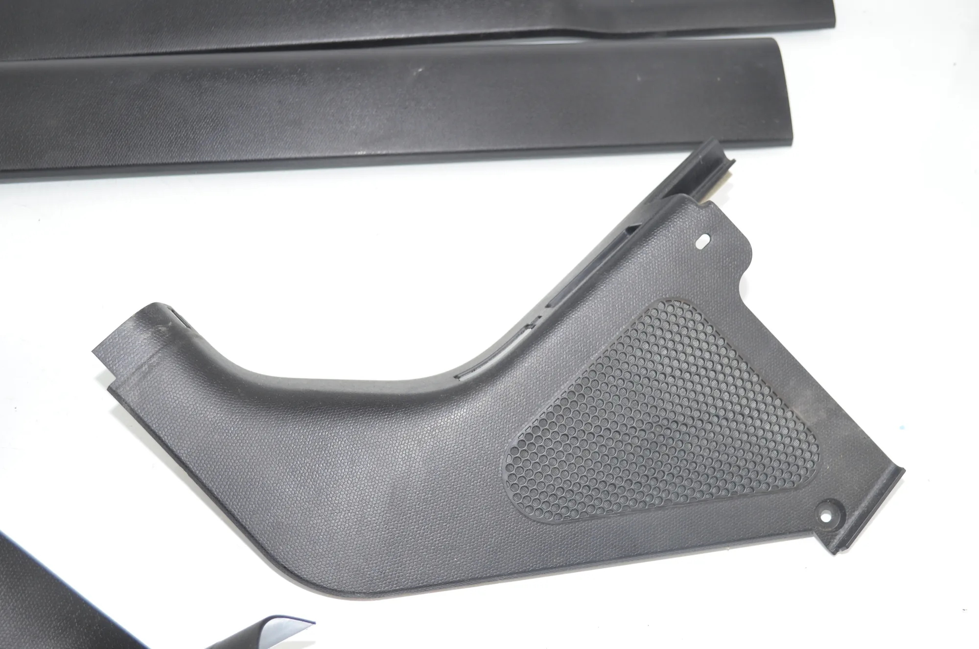 Front Right Interior Step Trim – OEM 7272418 · BMW i3 (I01) Electric 2014 – 5