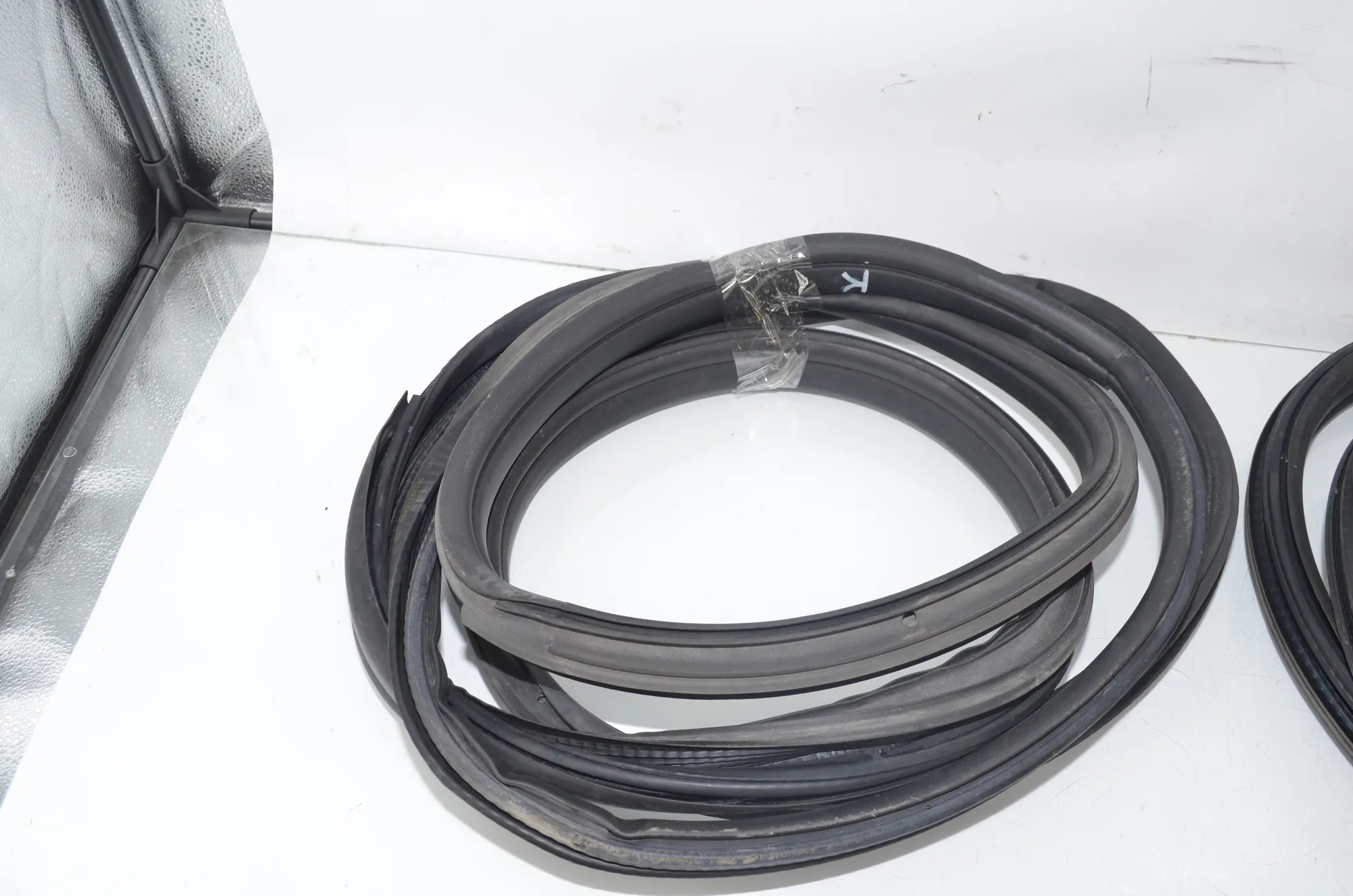 Front Left Door Seal Rubber – OEM 7361017 · BMW i3 (I01) Electric 2014 – 2