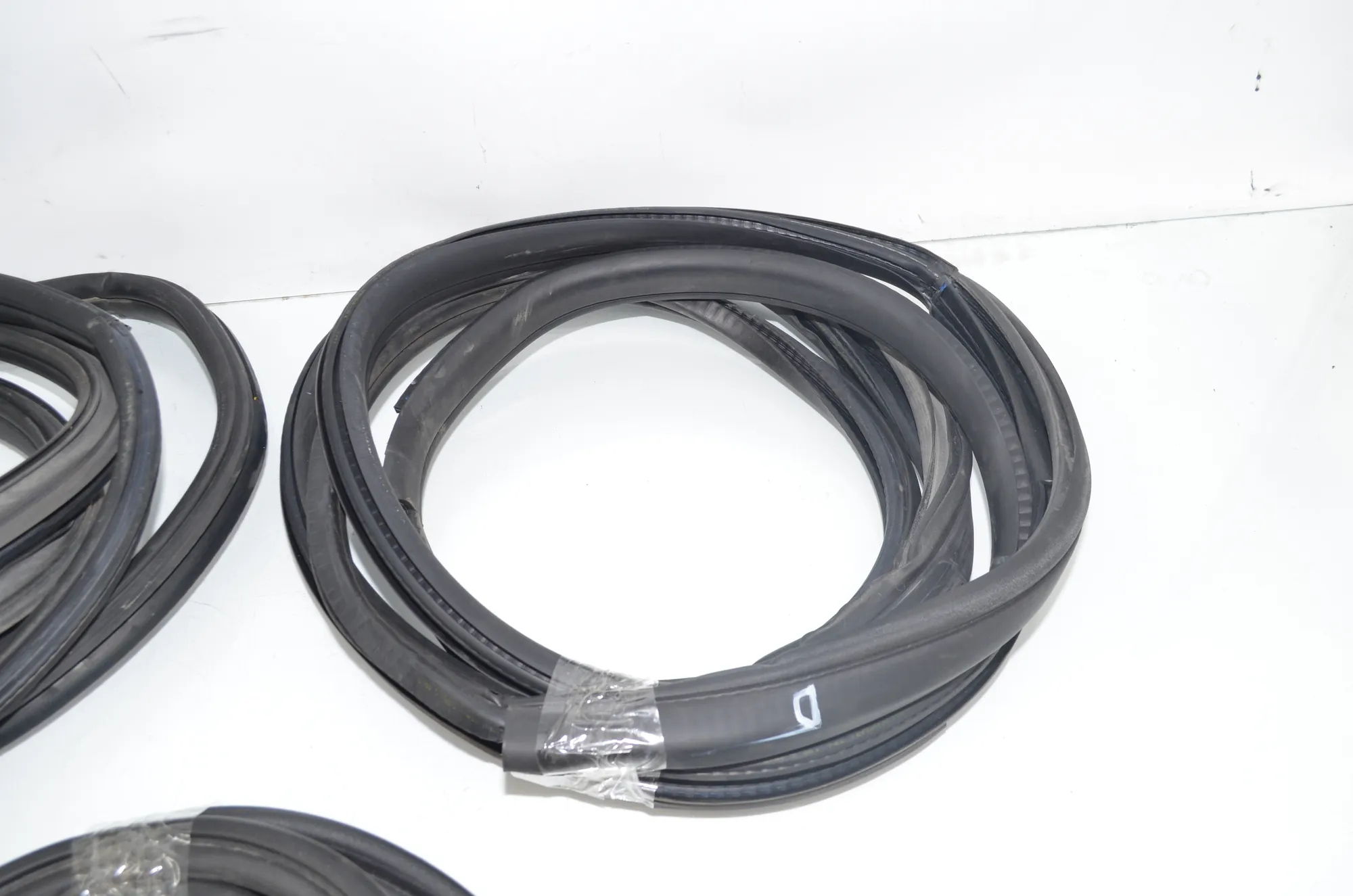 Front Left Door Seal Rubber – OEM 7361017 · BMW i3 (I01) Electric 2014 – 3