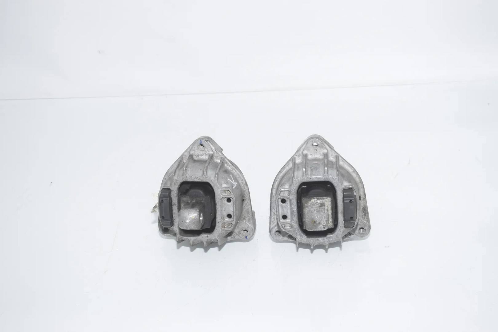 Left Side Engine Mount – OEM 6860233 · BMW 5 Touring (F11) M 550 d xDrive 2016 – 3