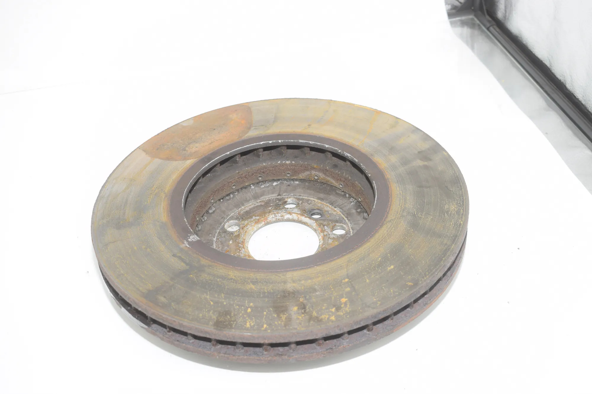 Front Right Brake Disc – OEM 6894383 · BMW 5 Touring (F11) M 550 d xDrive 2016 – 4