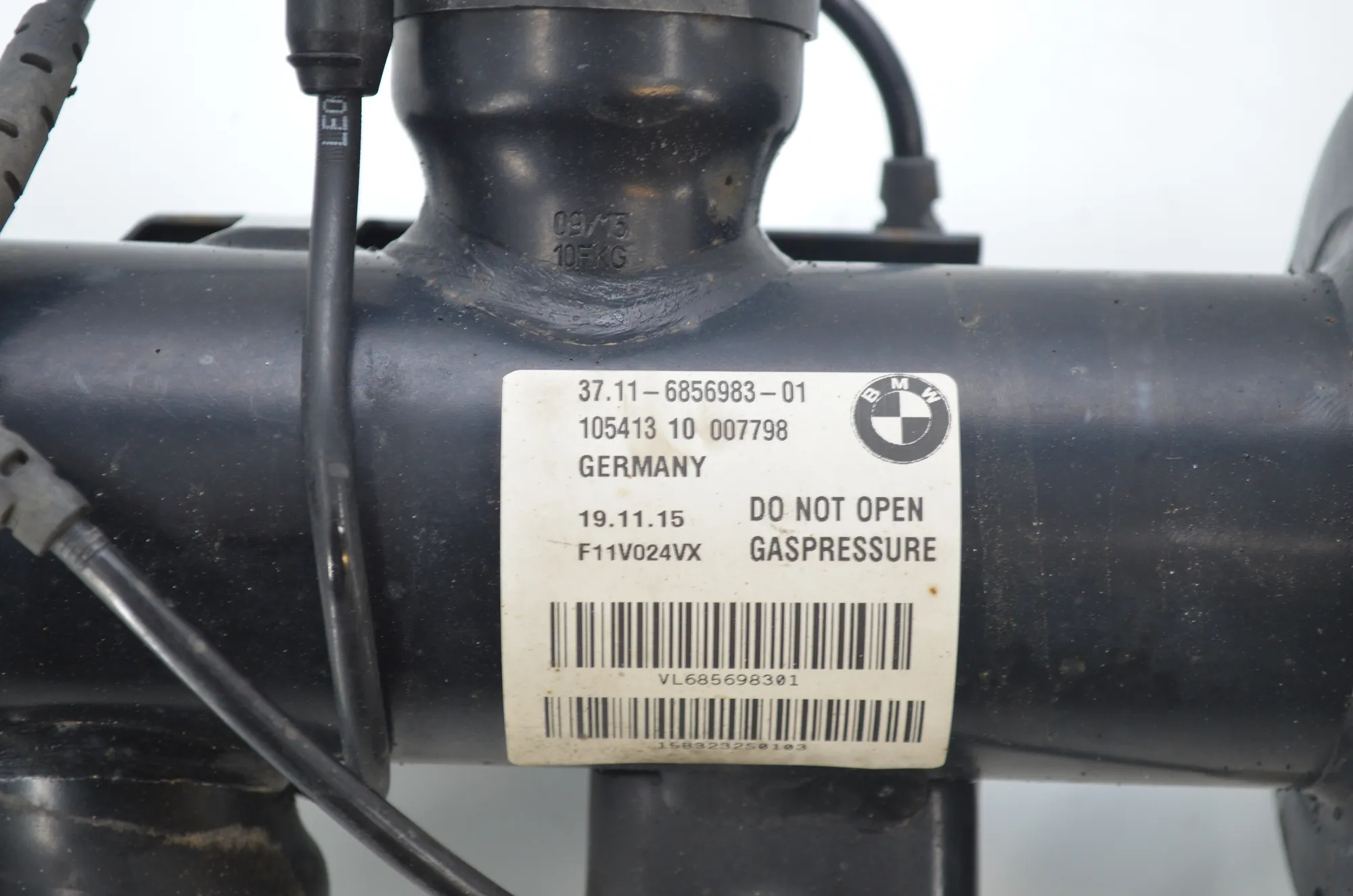 Front Left Shock Absorber – OEM 6856983 · BMW 5 Touring (F11) M 550 d xDrive 2016 – 5