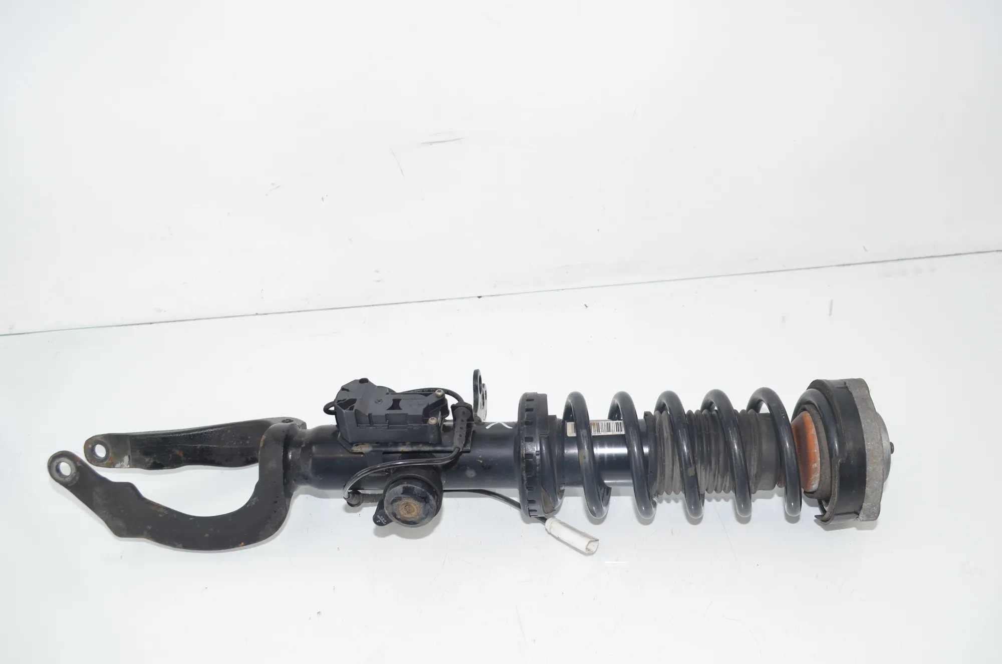Front Left Shock Absorber – OEM 6856983 · BMW 5 Touring (F11) M 550 d xDrive 2016