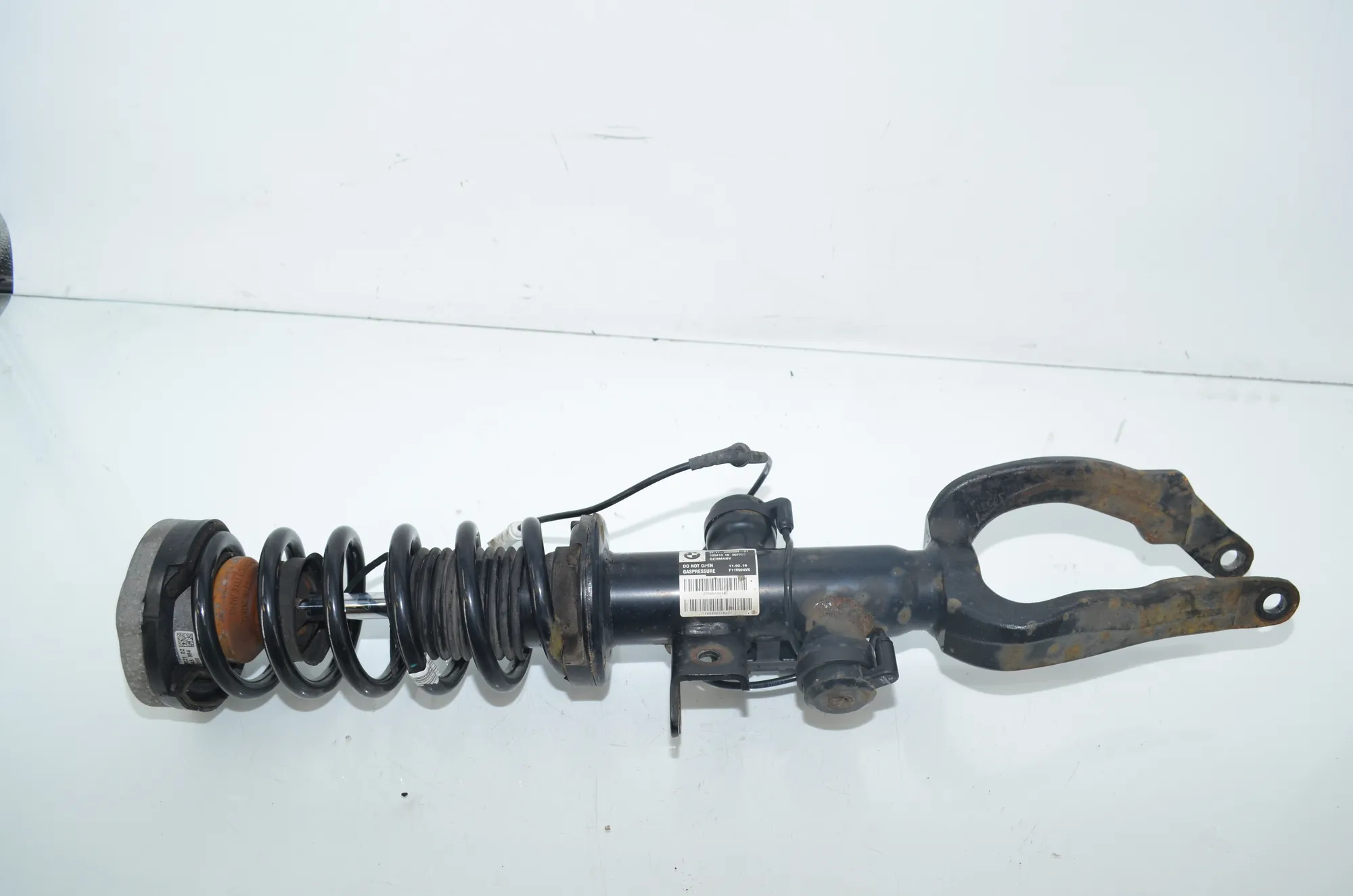 Front Right Shock Absorber – OEM 6856984 · BMW 5 Touring (F11) M 550 d xDrive 2016 – 4