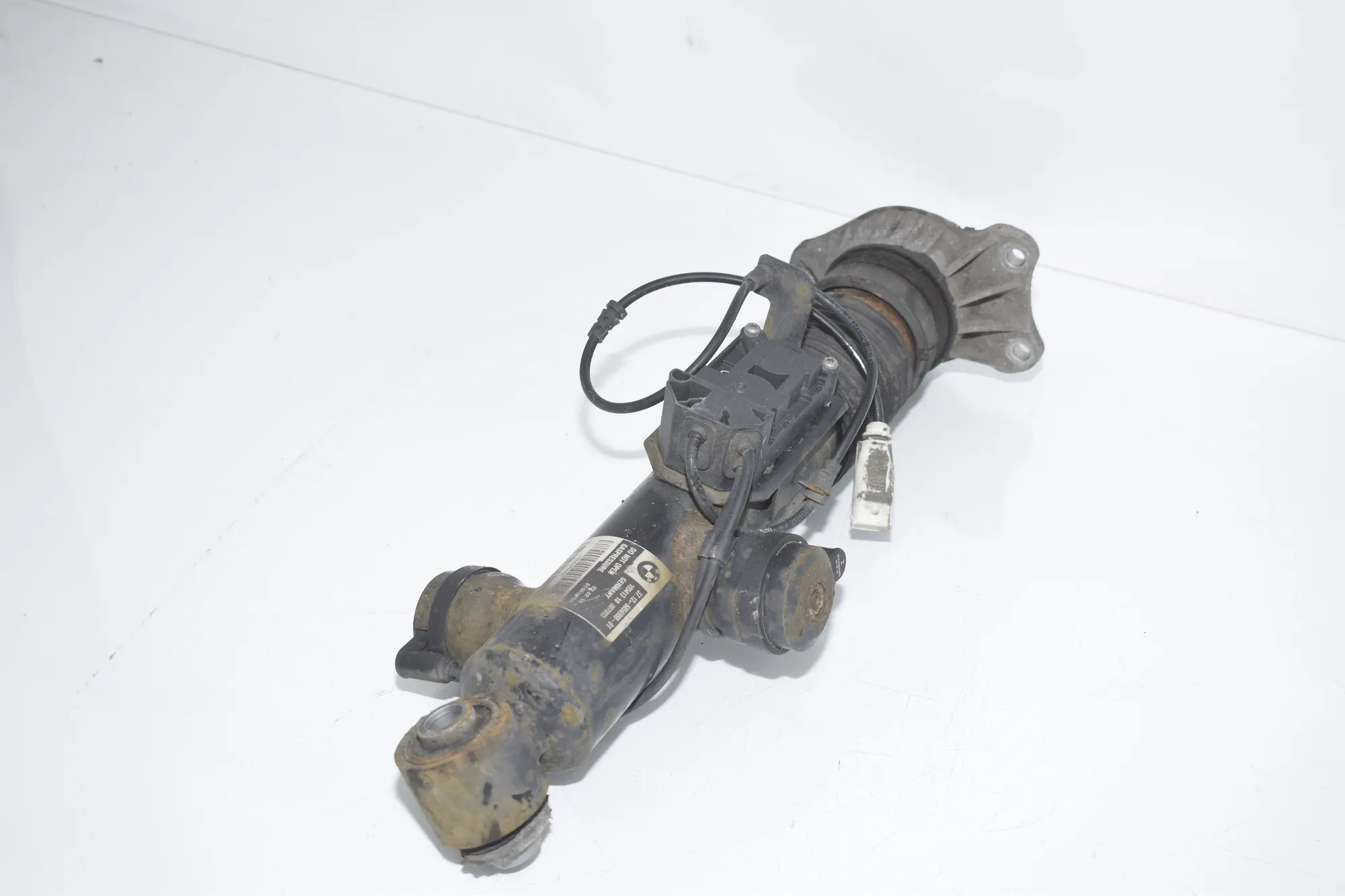 Rear Right Shock Absorber – OEM 6856988 · BMW 5 Touring (F11) M 550 d xDrive 2016 – 2