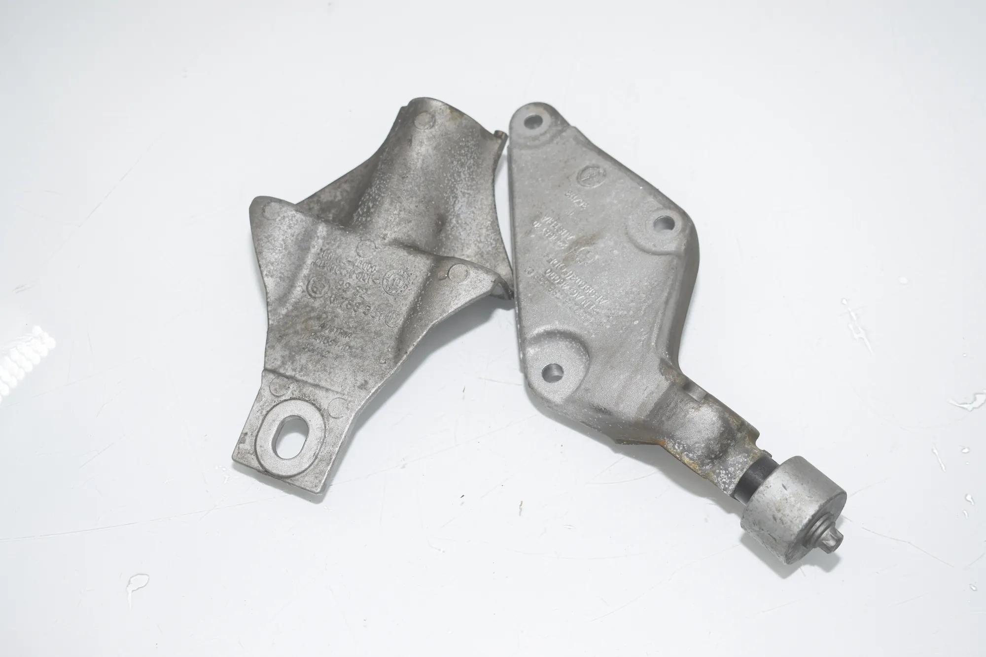 Left Side Engine Bracket – OEM 6788561 · BMW 5 (F10) 530 d xDrive 2011 – 2