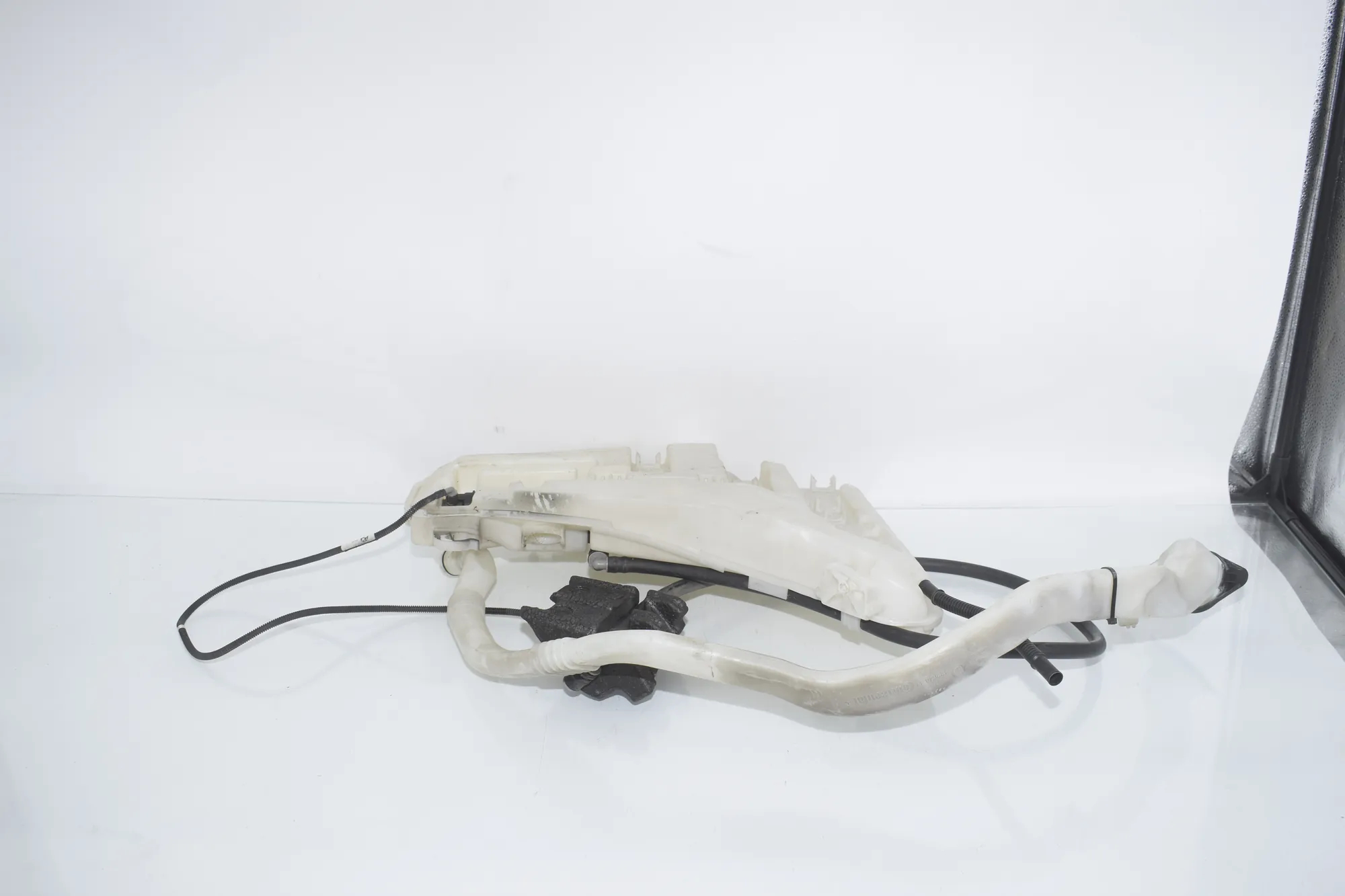 Window Washer Tank – OEM 7178747 · BMW 5 (F10) 530 d xDrive 2011