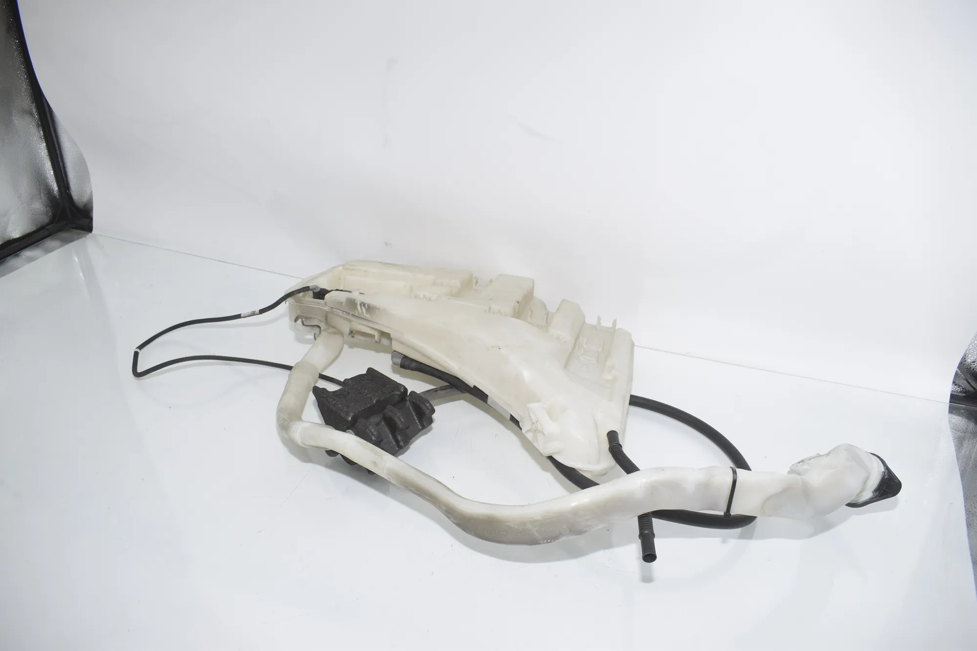 Window Washer Tank – OEM 7178747 · BMW 5 (F10) 530 d xDrive 2011 – 2