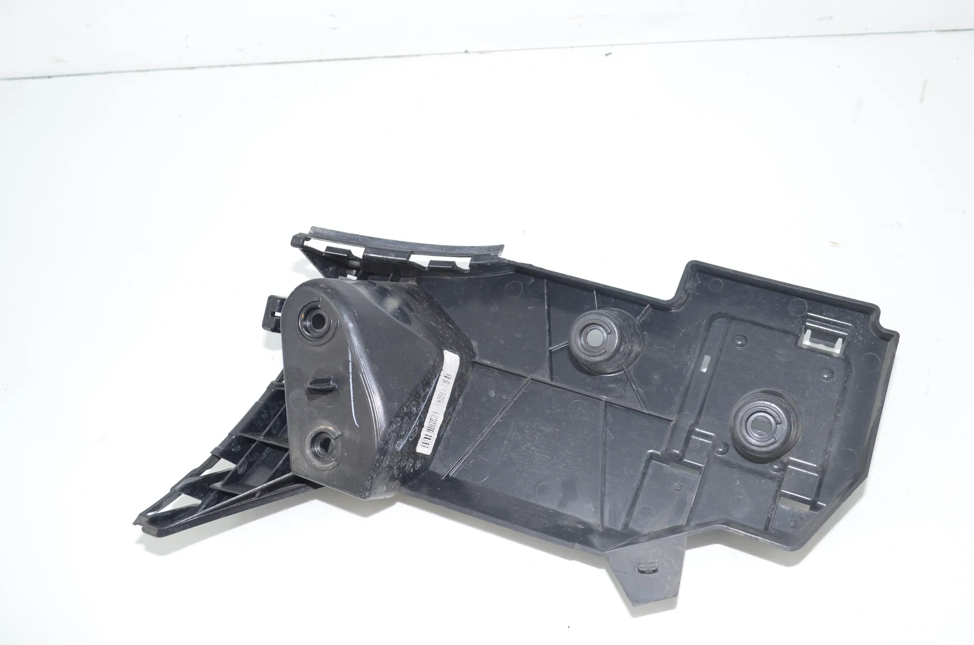 Rear Right Bumper Bracket – OEM 8056480 · BMW X6 (F16, F86) M 2017 – 3