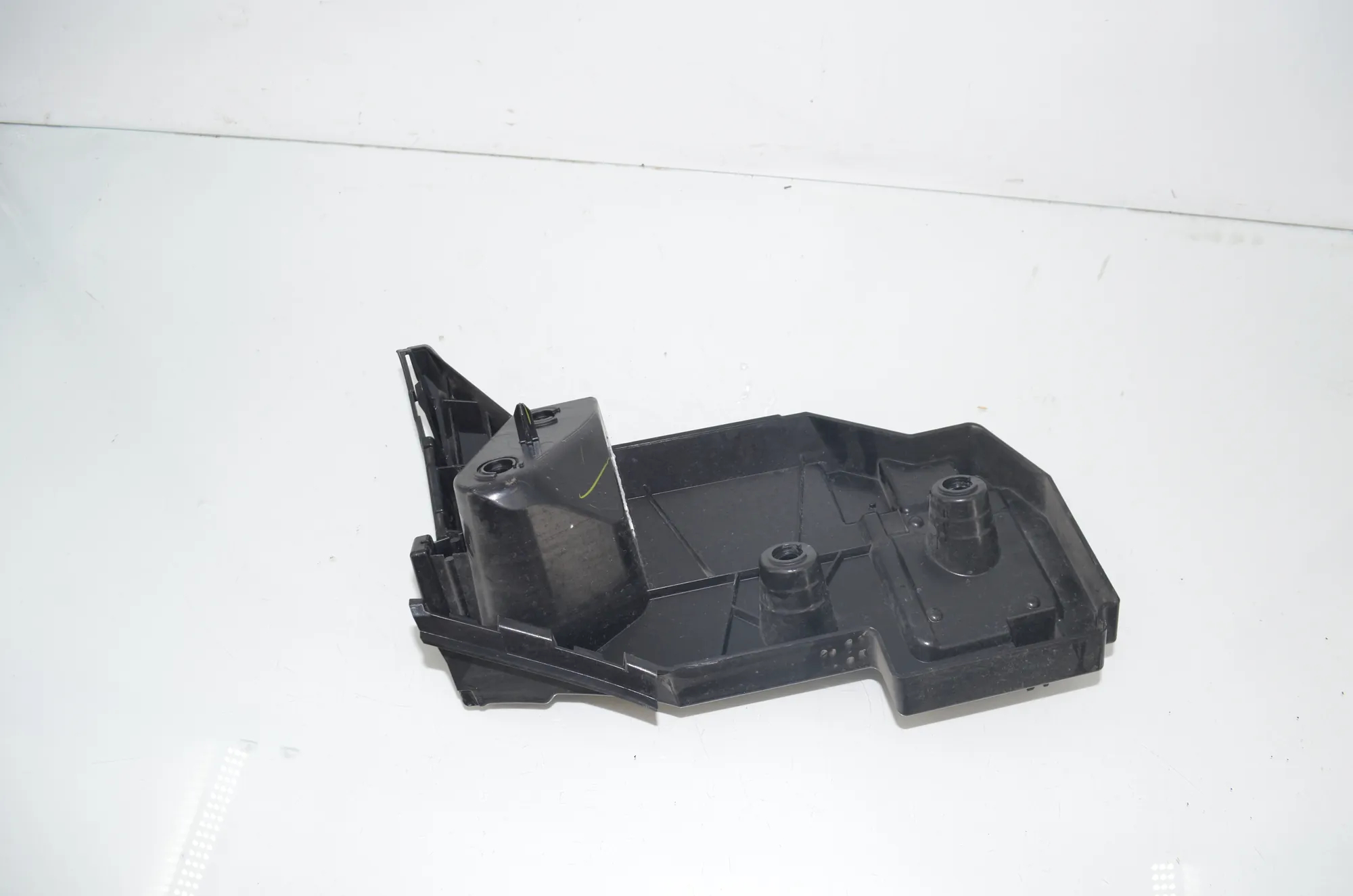 Rear Left Bumper Bracket – OEM 8056479 · BMW X6 (F16, F86) M 2017 – 4