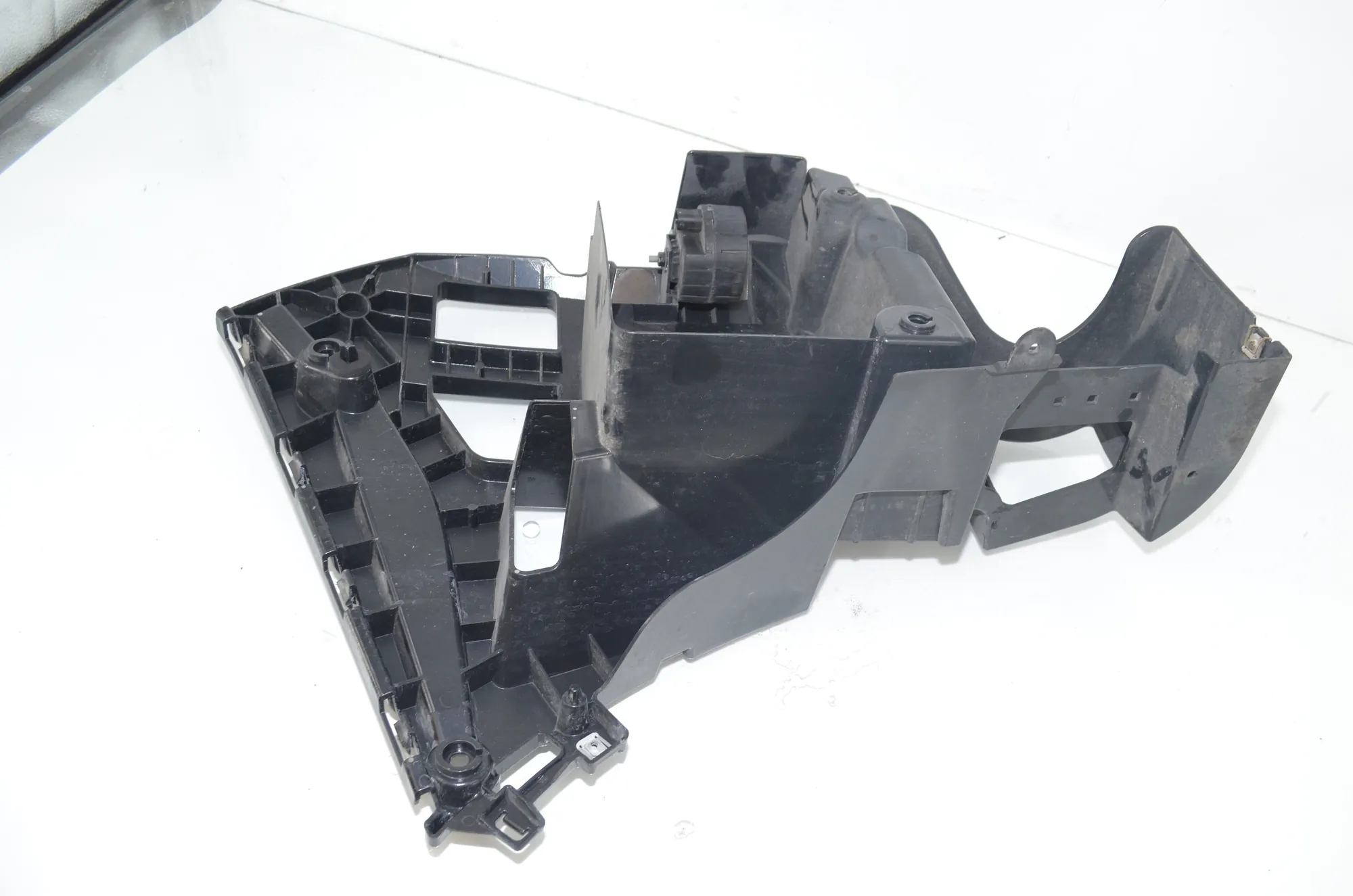 Rear Right Bumper Bracket – OEM 8056482 · BMW X6 (F16, F86) M 2017 – 4