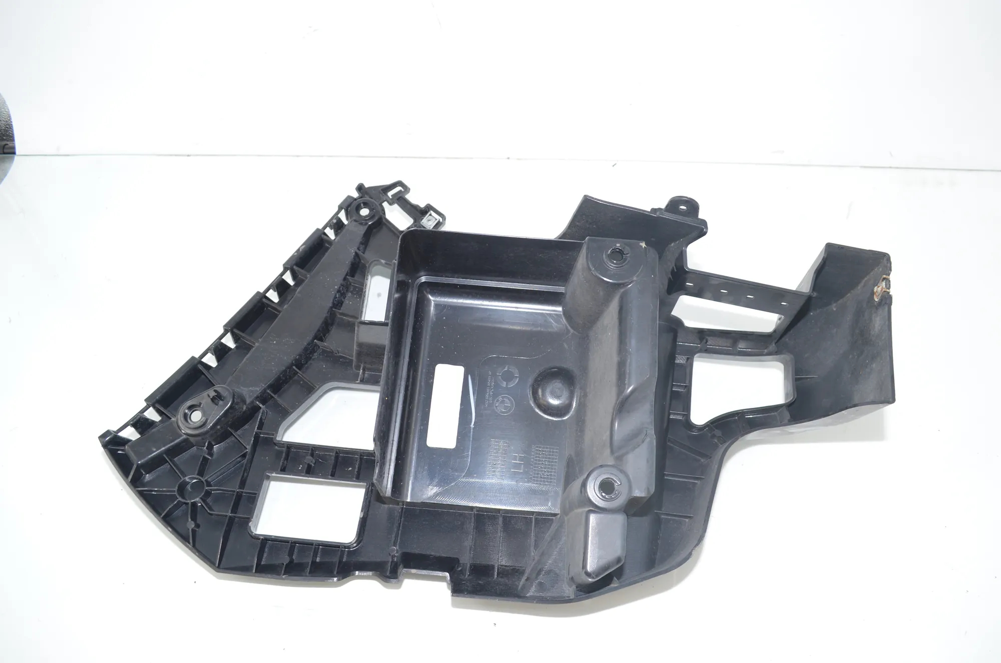 Rear Left Bumper Bracket – OEM 8056481 · BMW X6 (F16, F86) M 2017 – 3