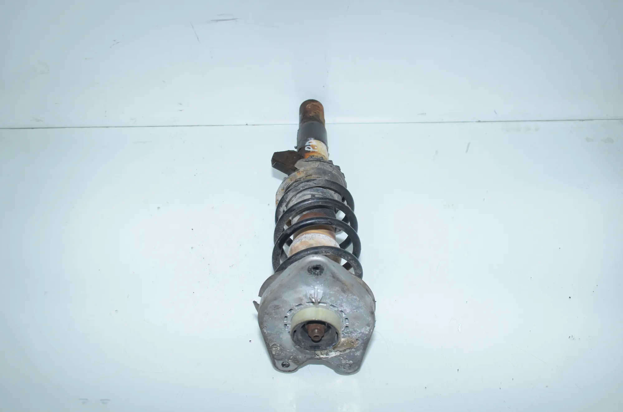 Front Right Shock Absorber – OEM 6880098 · BMW i3 (I01) Electric 2014 – 2
