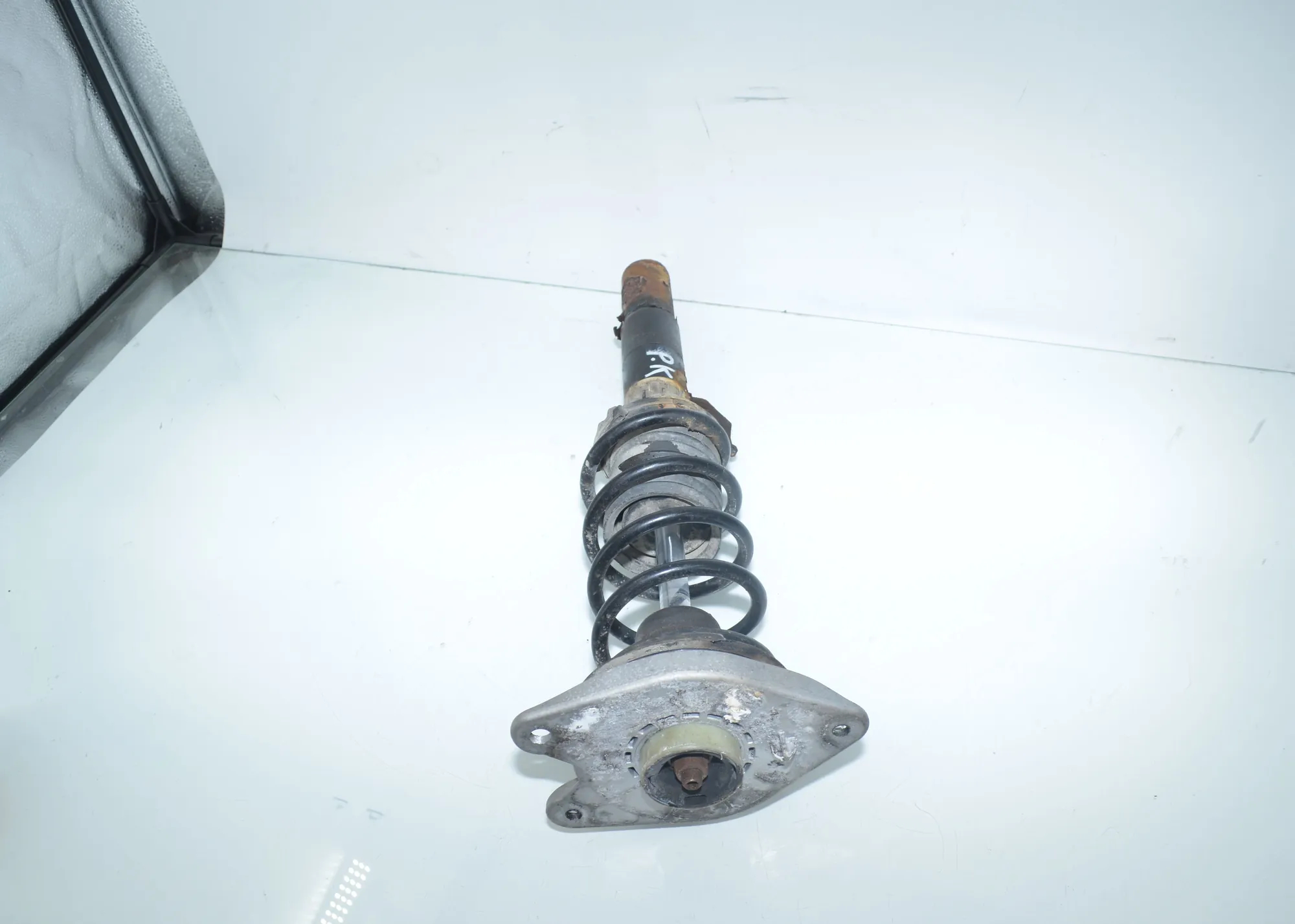 Front Left Shock Absorber – OEM 6880097 · BMW i3 (I01) Electric 2014 – 3