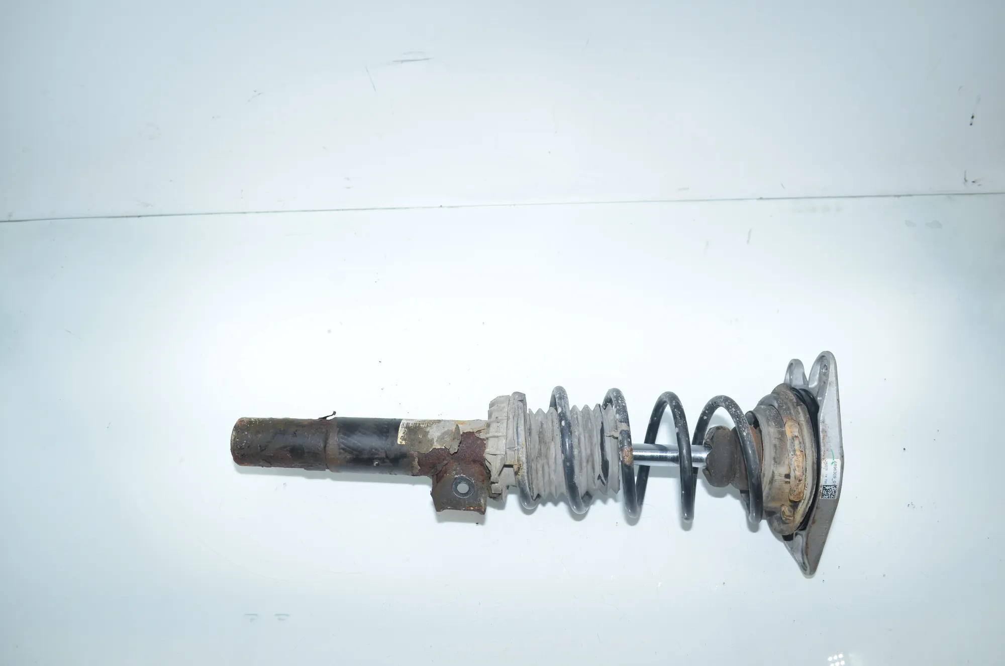 Front Left Shock Absorber – OEM 6880097 · BMW i3 (I01) Electric 2014 – 4