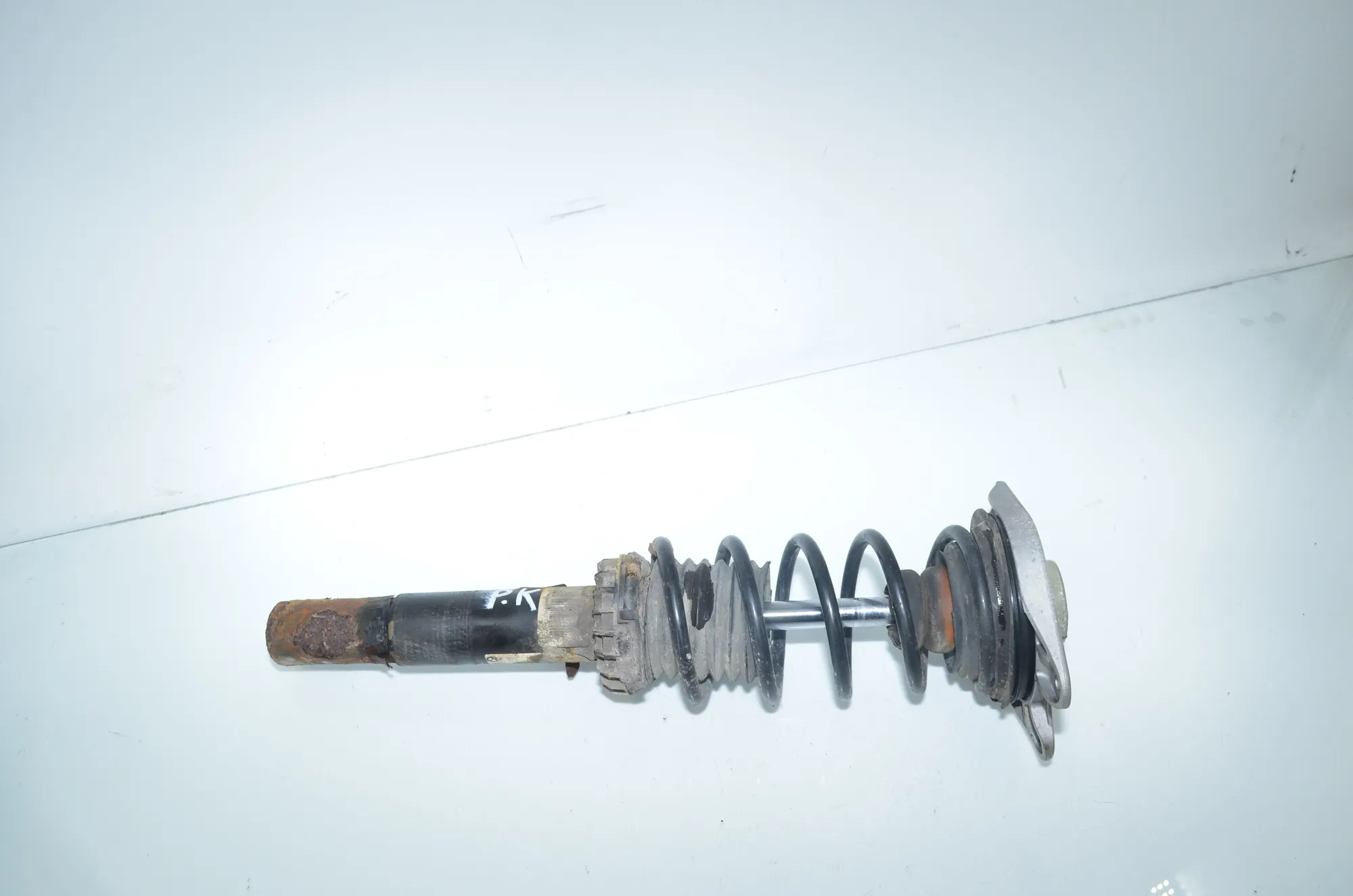Front Left Shock Absorber – OEM 6880097 · BMW i3 (I01) Electric 2014 – 2