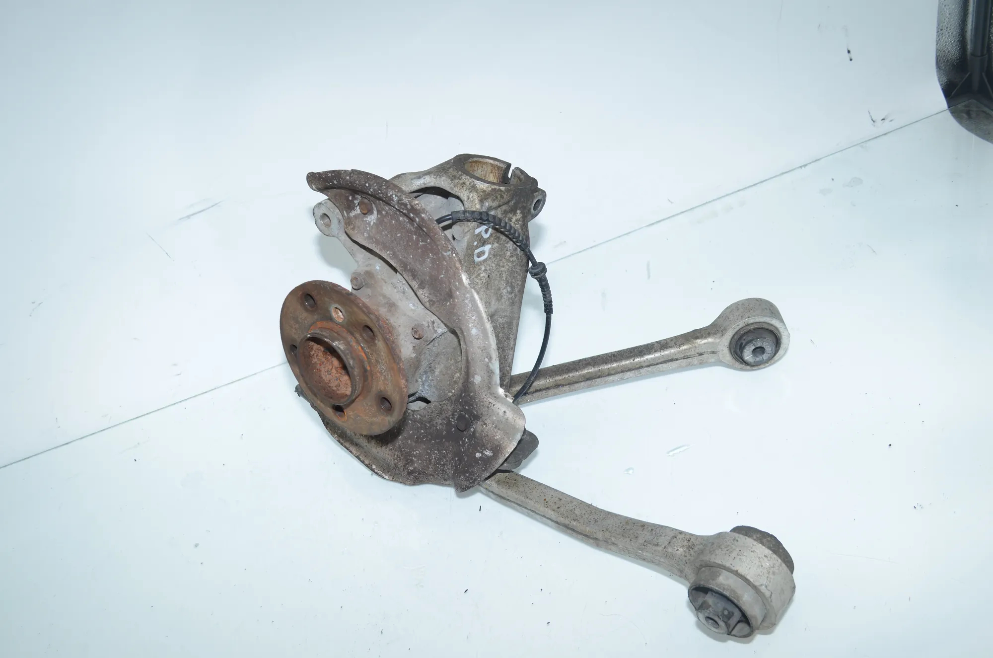 Front Right Wheel Hub – OEM 6852160 · BMW i3 (I01) Electric 2014 – 4