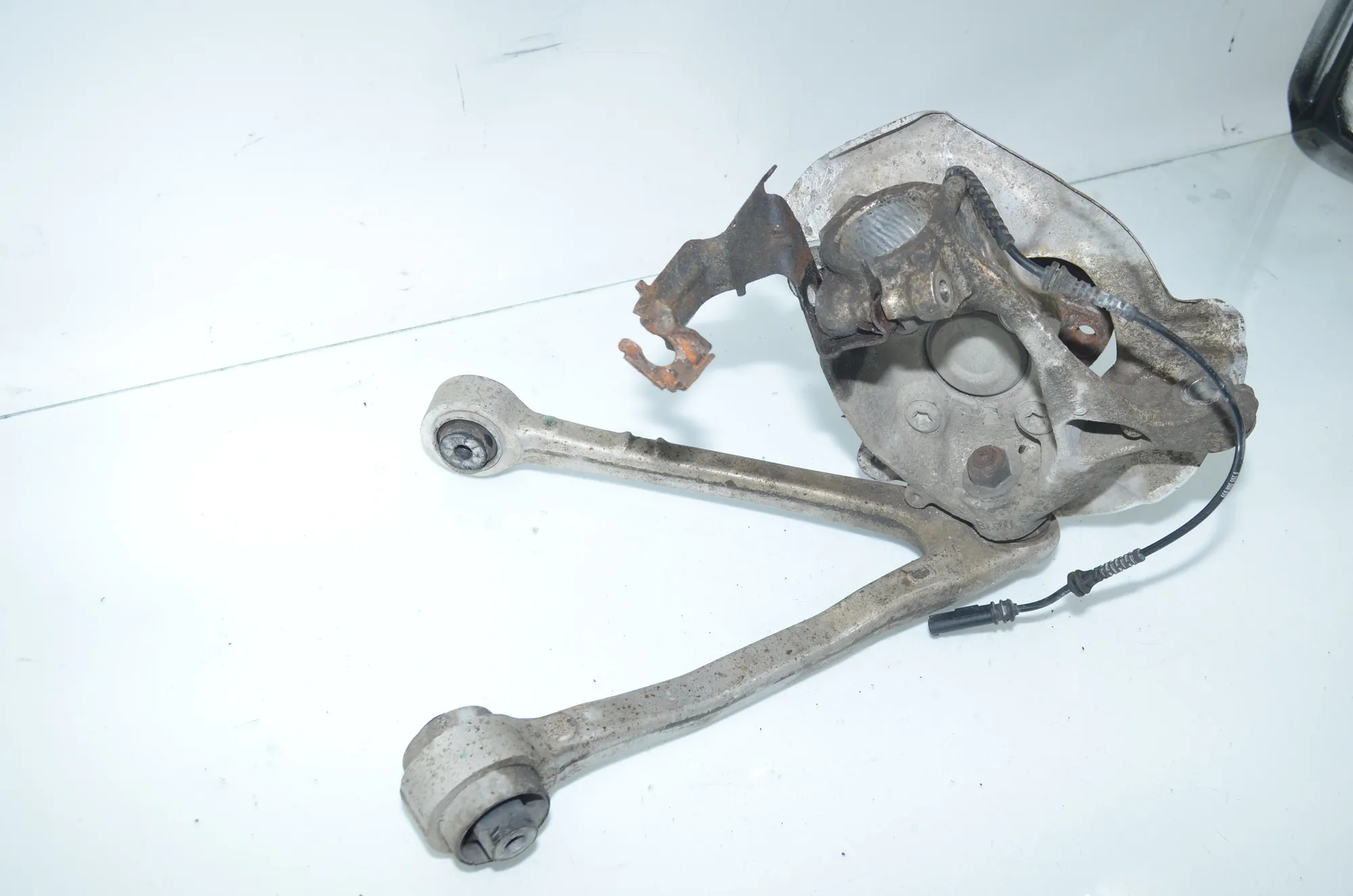 Front Left Wheel Hub – OEM 6852159 · BMW i3 (I01) Electric 2014 – 3
