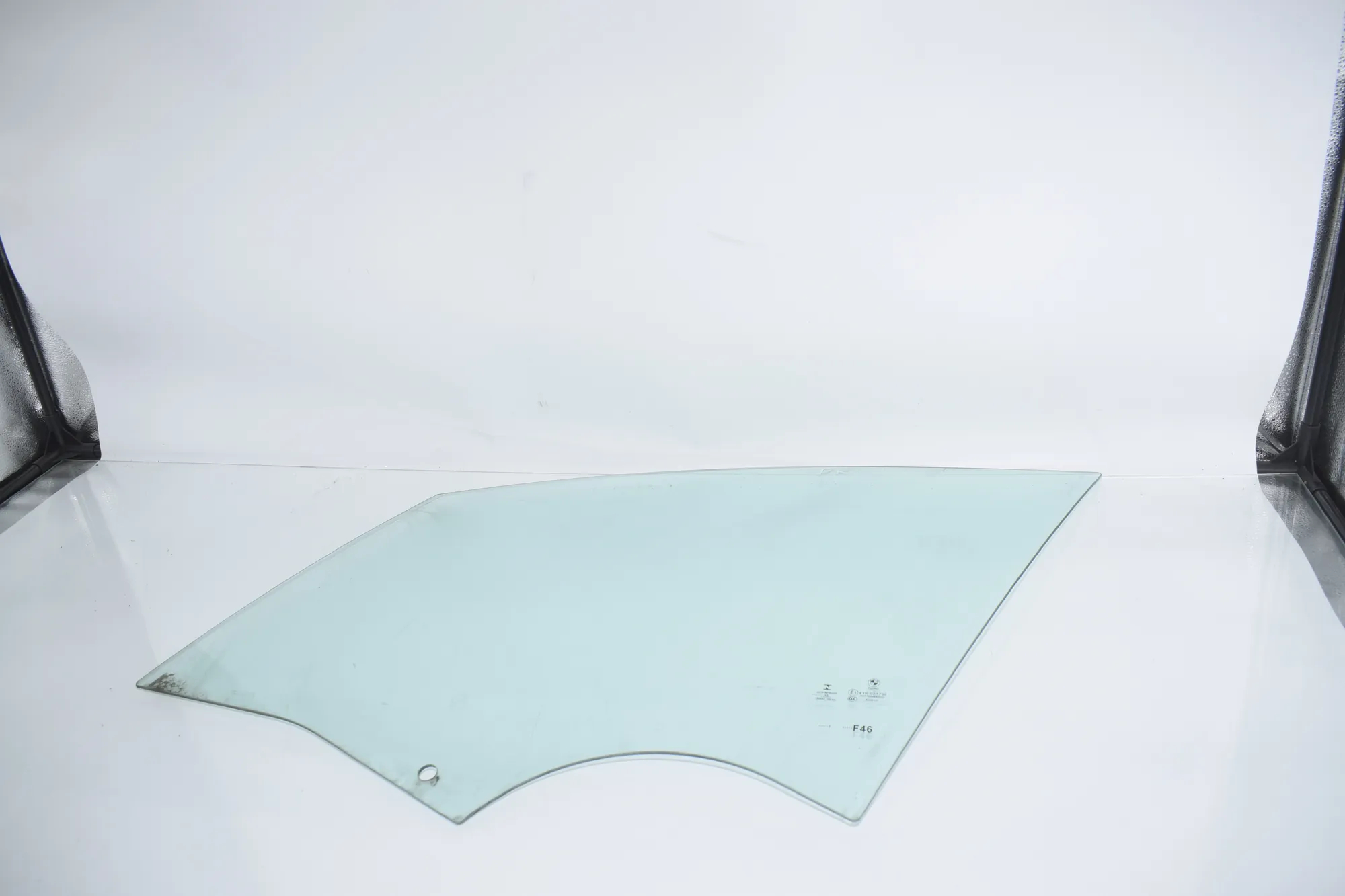 Front Left Door Window – OEM 7321059 · BMW 2 Gran Tourer (F46) 216 d 2015