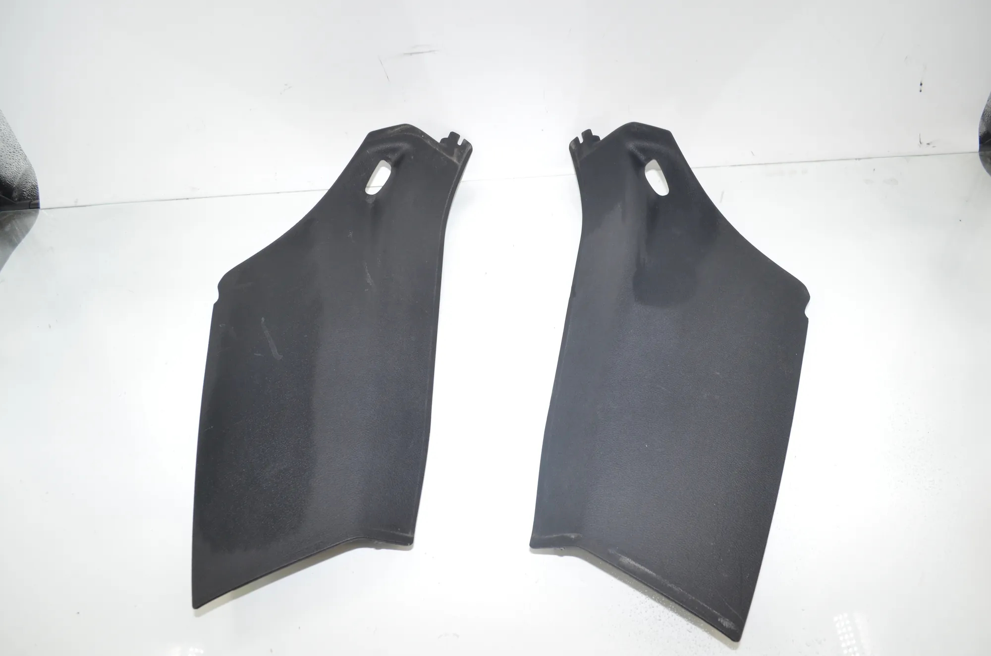 Rear Left Pillar Trim – OEM 7323665 · BMW 2 Gran Tourer (F46) 216 d 2015 – 2