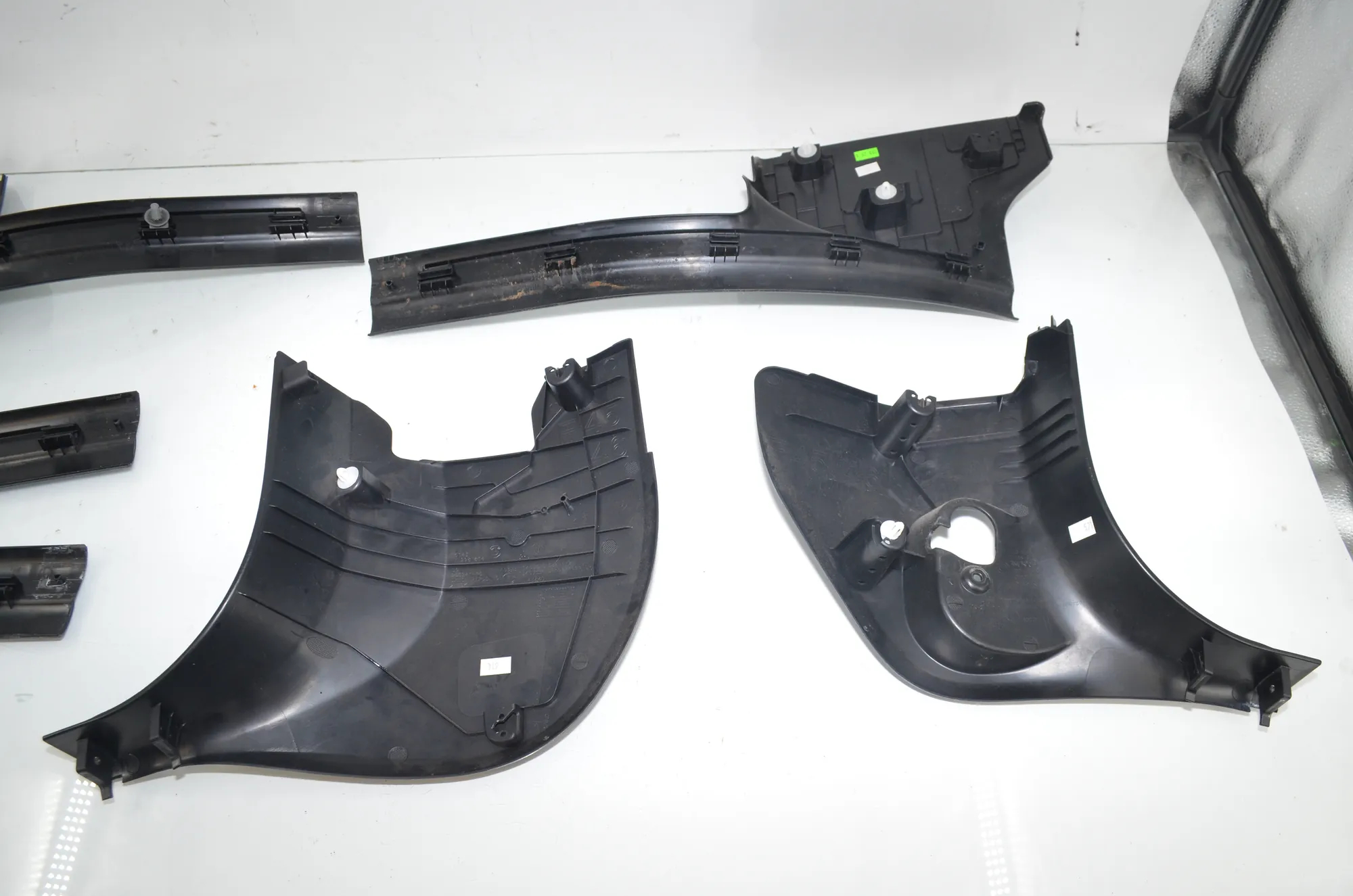 Front Right Interior Step Trim – OEM 7298814 · BMW 2 Gran Tourer (F46) 216 d 2015 – 4