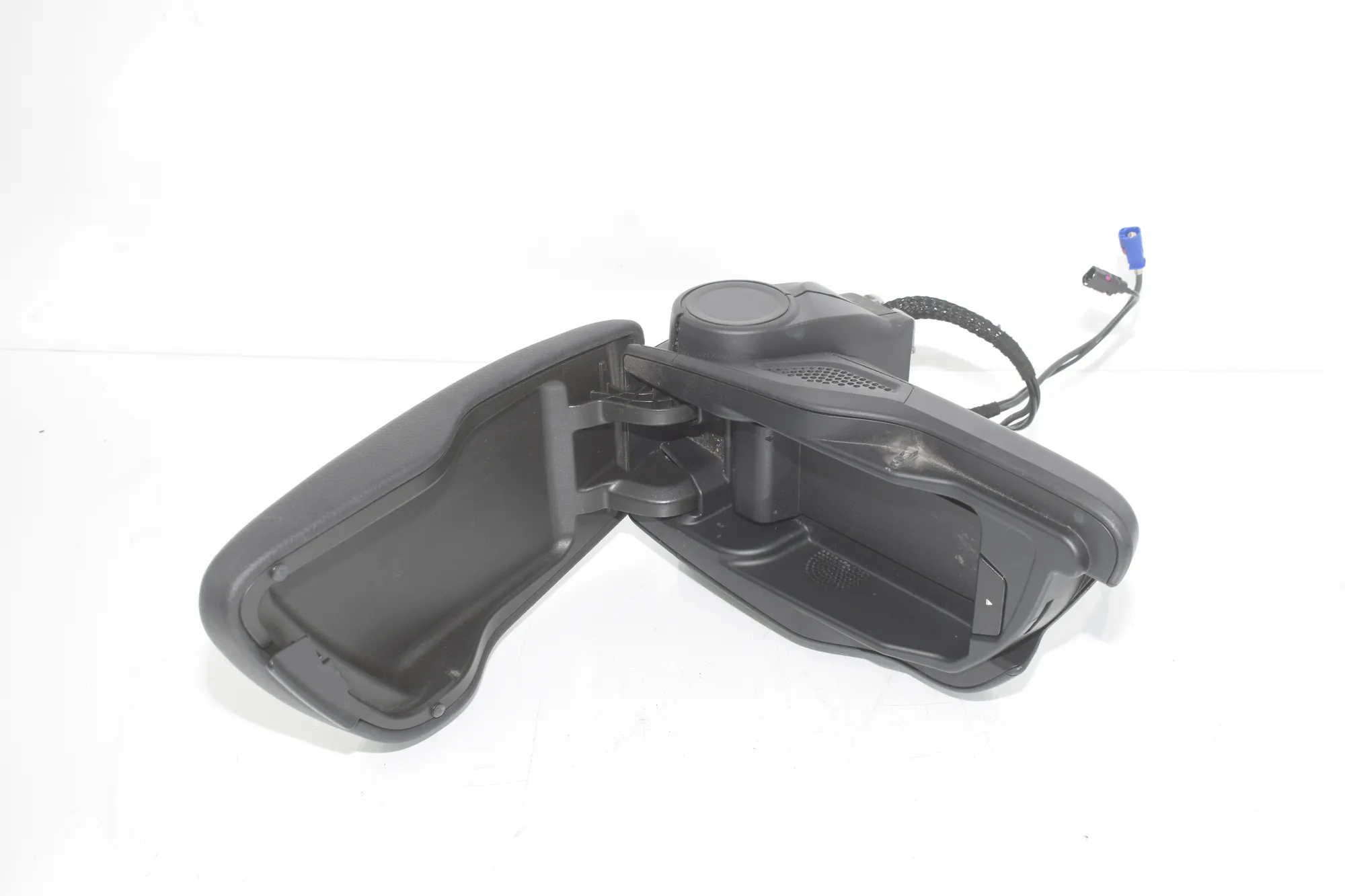 Armrest – OEM 9317577 · BMW 2 Gran Tourer (F46) 216 d 2015 – 4