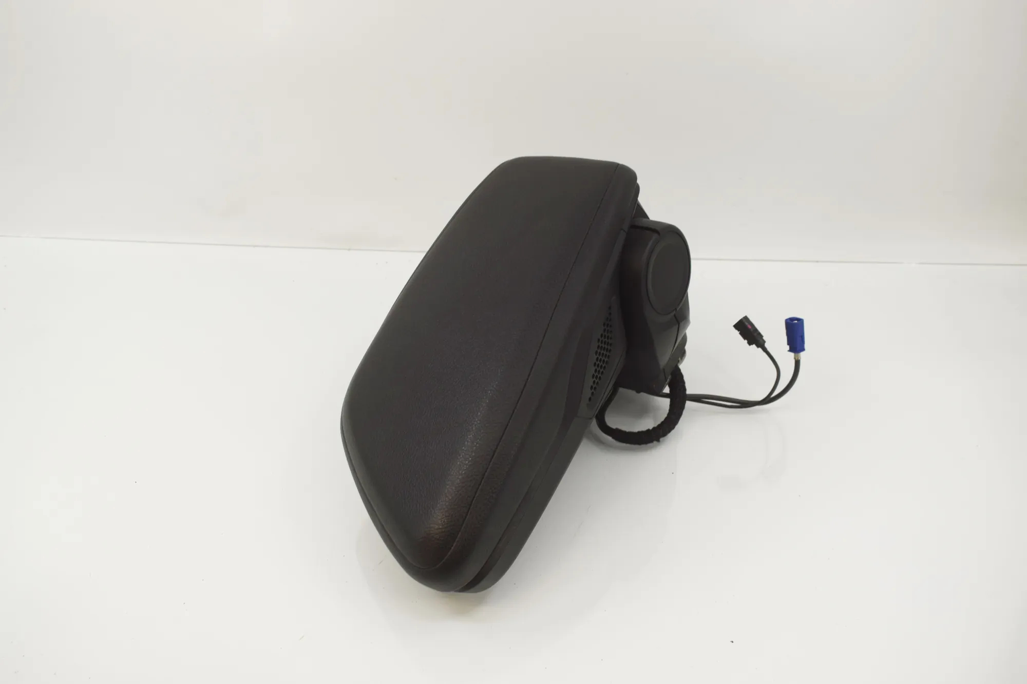 Armrest – OEM 9317577 · BMW 2 Gran Tourer (F46) 216 d 2015