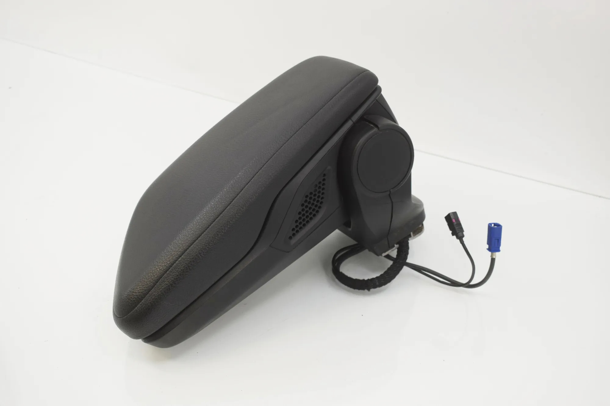 Armrest – OEM 9317577 · BMW 2 Gran Tourer (F46) 216 d 2015 – 2
