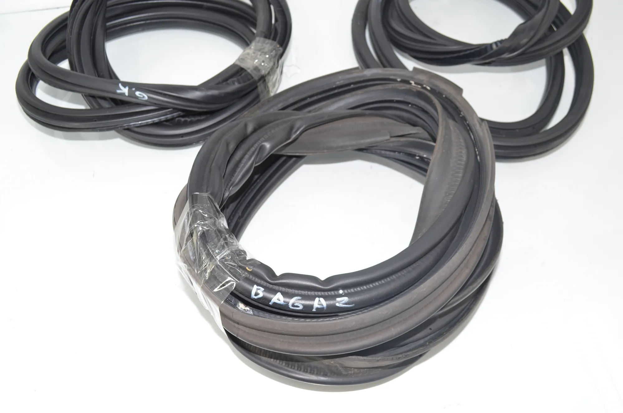 Front Right Door Seal Rubber – OEM 7420078 · BMW 2 Gran Tourer (F46) 216 d 2015 – 4