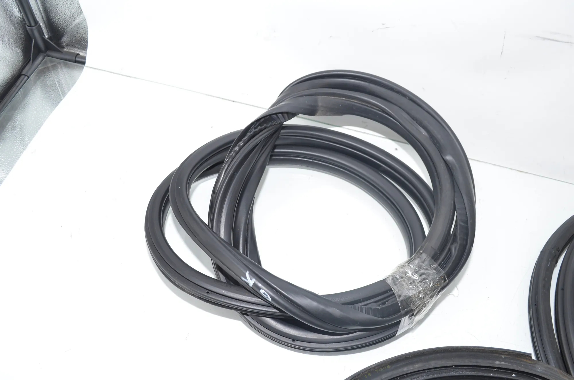 Front Right Door Seal Rubber – OEM 7420078 · BMW 2 Gran Tourer (F46) 216 d 2015 – 2