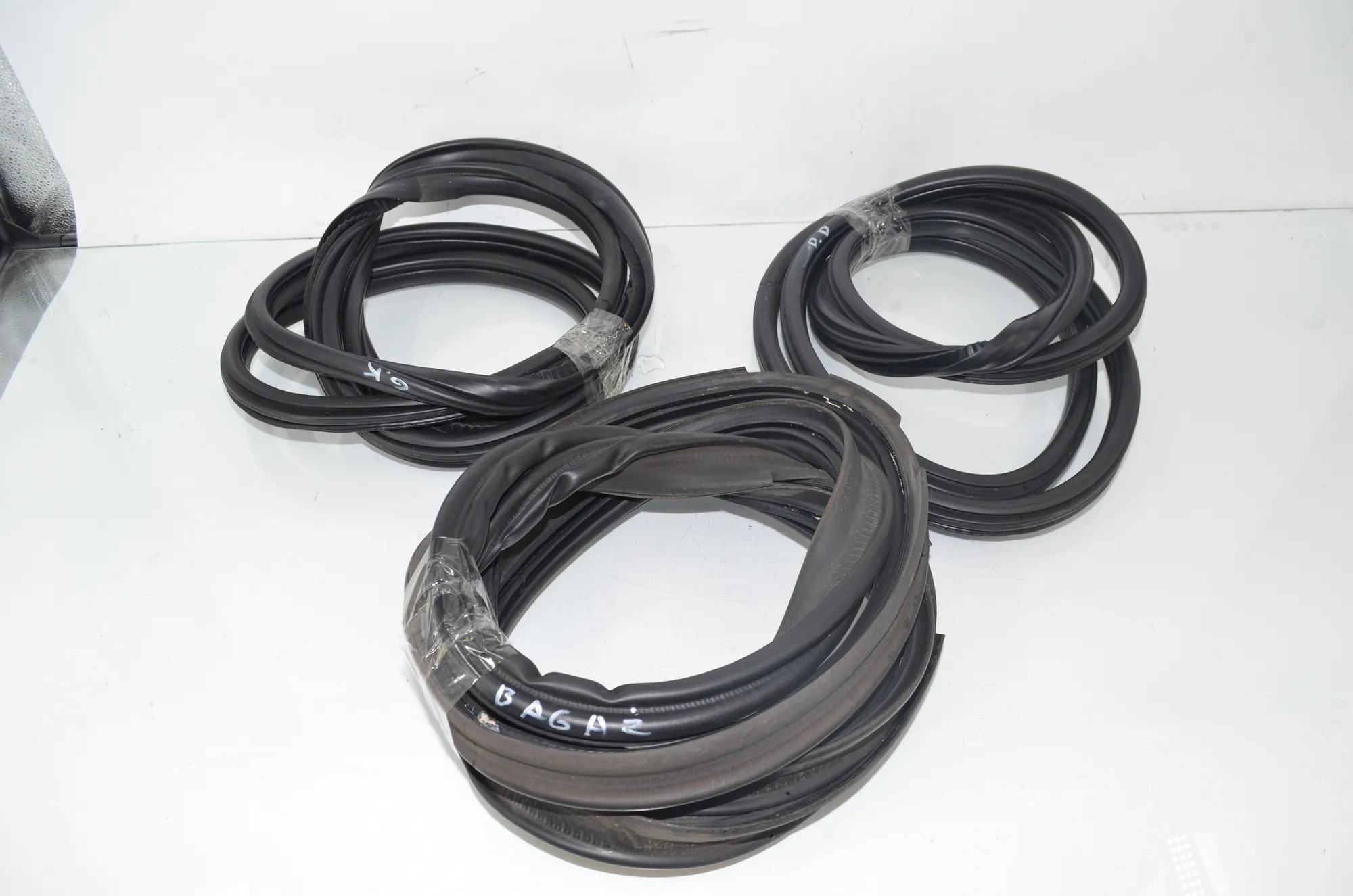 Front Right Door Seal Rubber – OEM 7420078 · BMW 2 Gran Tourer (F46) 216 d 2015