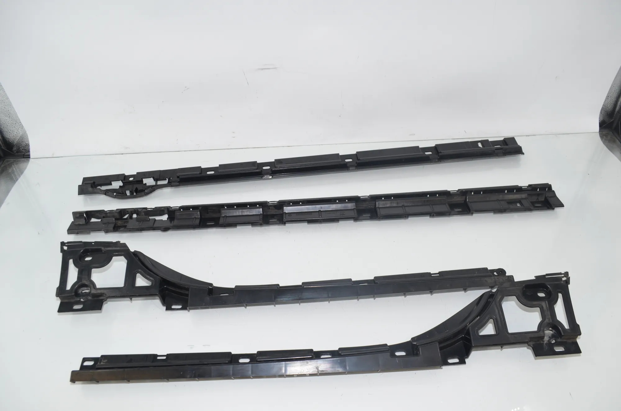 Sideskirt Bracket – OEM 7201257 · BMW 5 Gran Turismo (F07) 530 d 2009