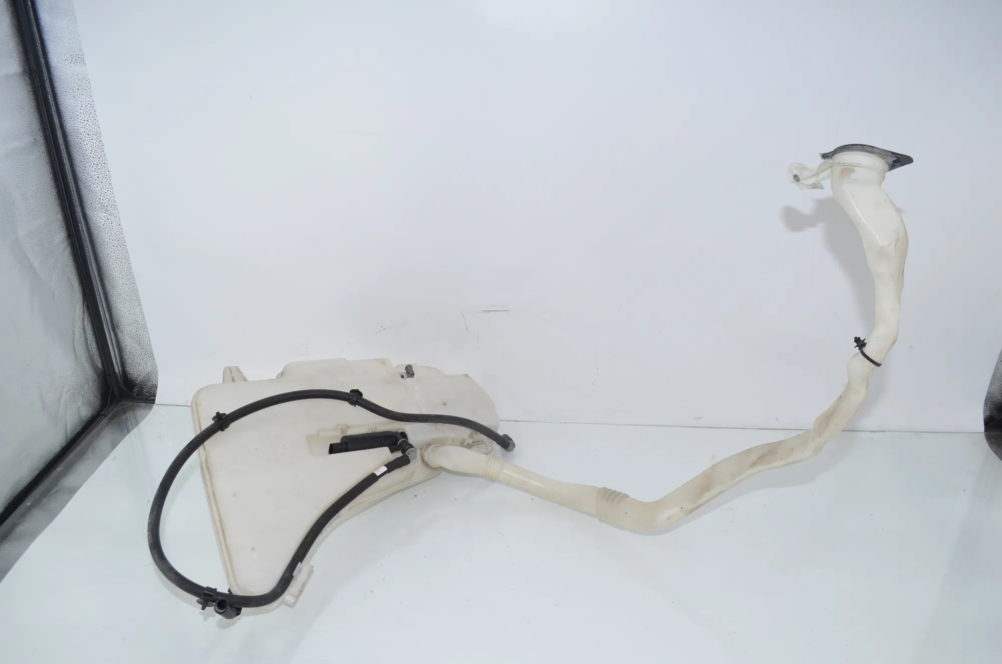 Window Washer Tank – OEM 7269667 · BMW 5 Gran Turismo (F07) 530 d 2009