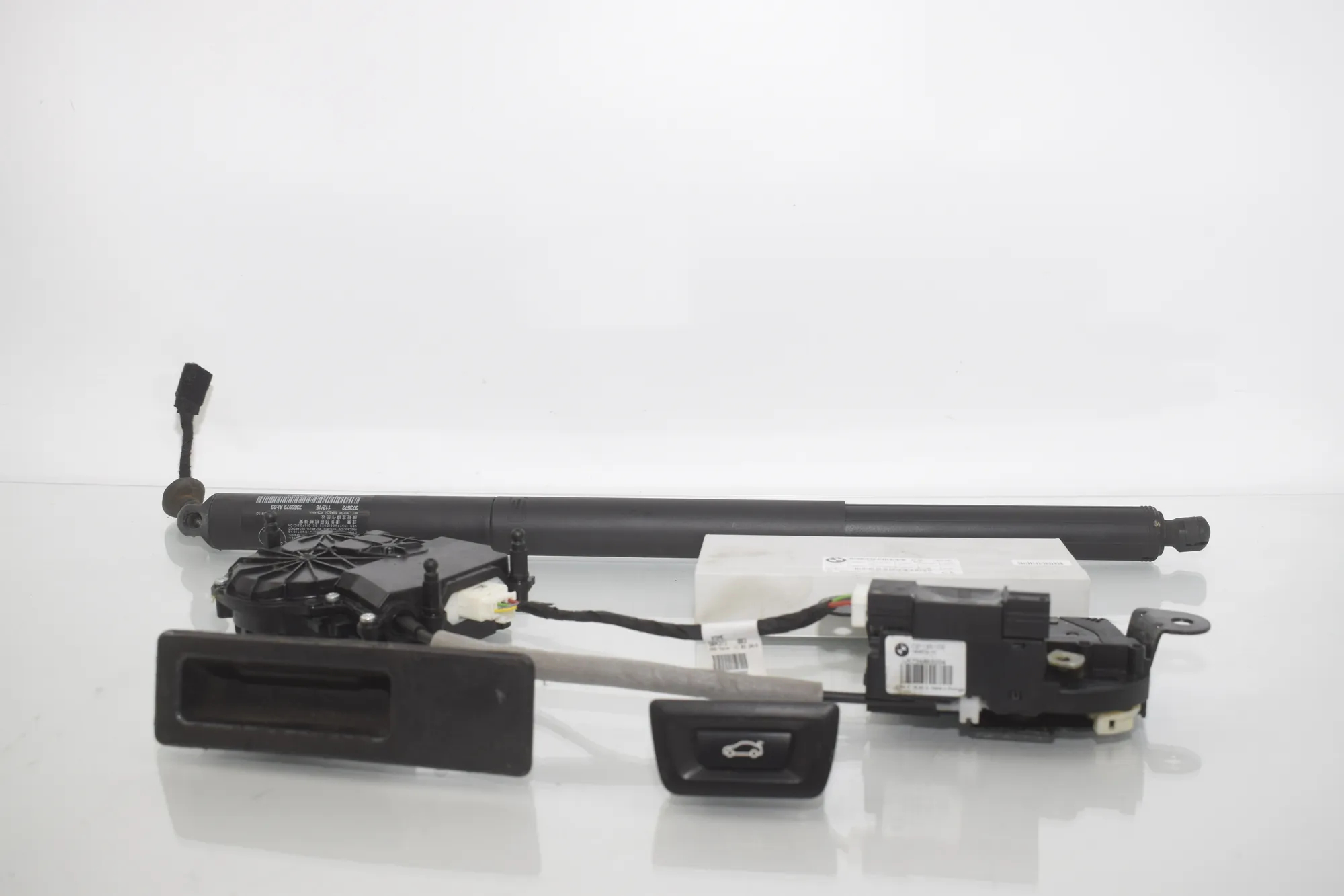 Electric Tailgate Opening Kit – OEM 7358752 · BMW 2 Gran Tourer (F46) 216 d 2015 – 5