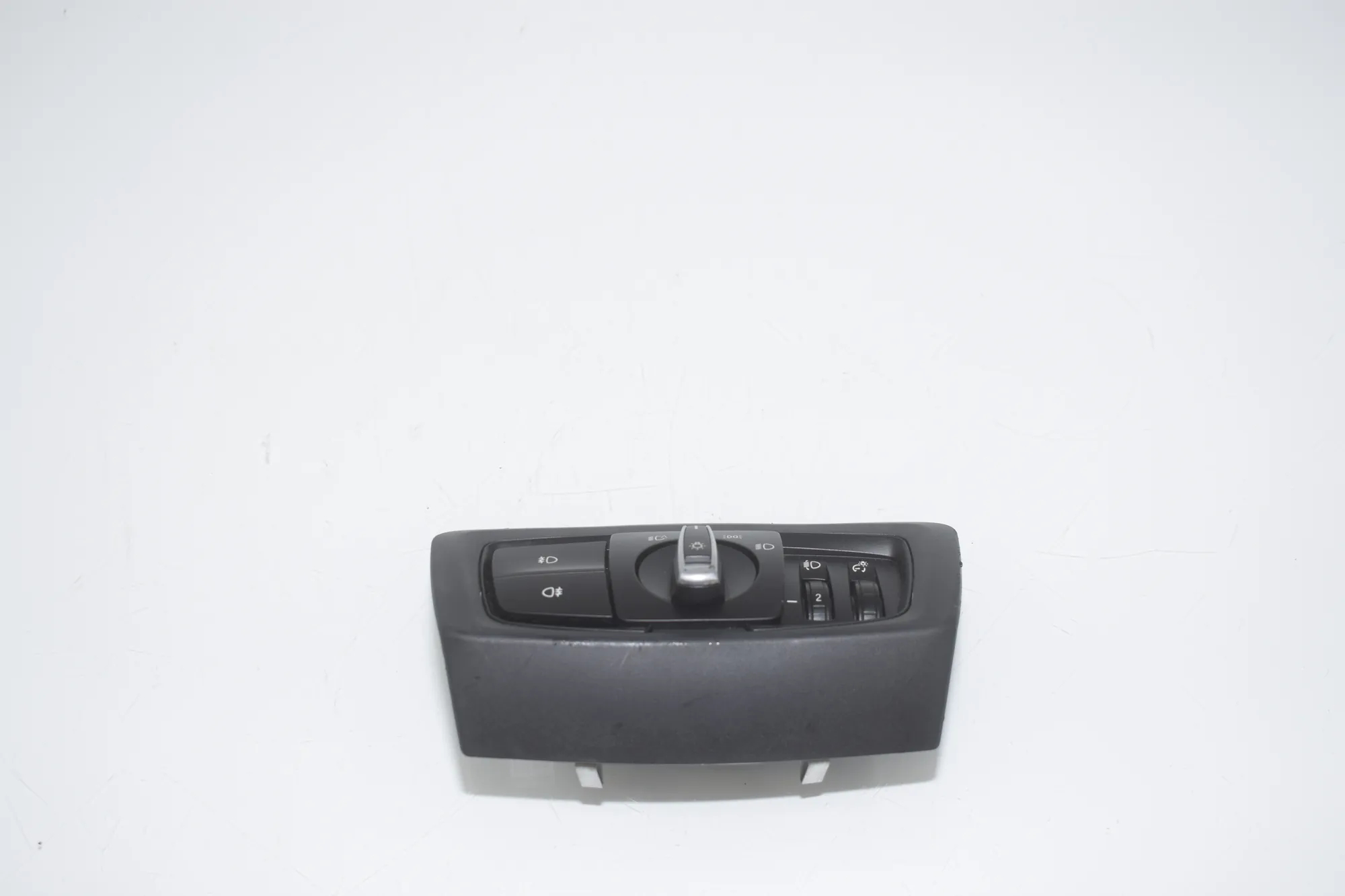 Headlight Switch Control Unit – OEM 9311729 · BMW 2 Gran Tourer (F46) 216 d 2015 – 2