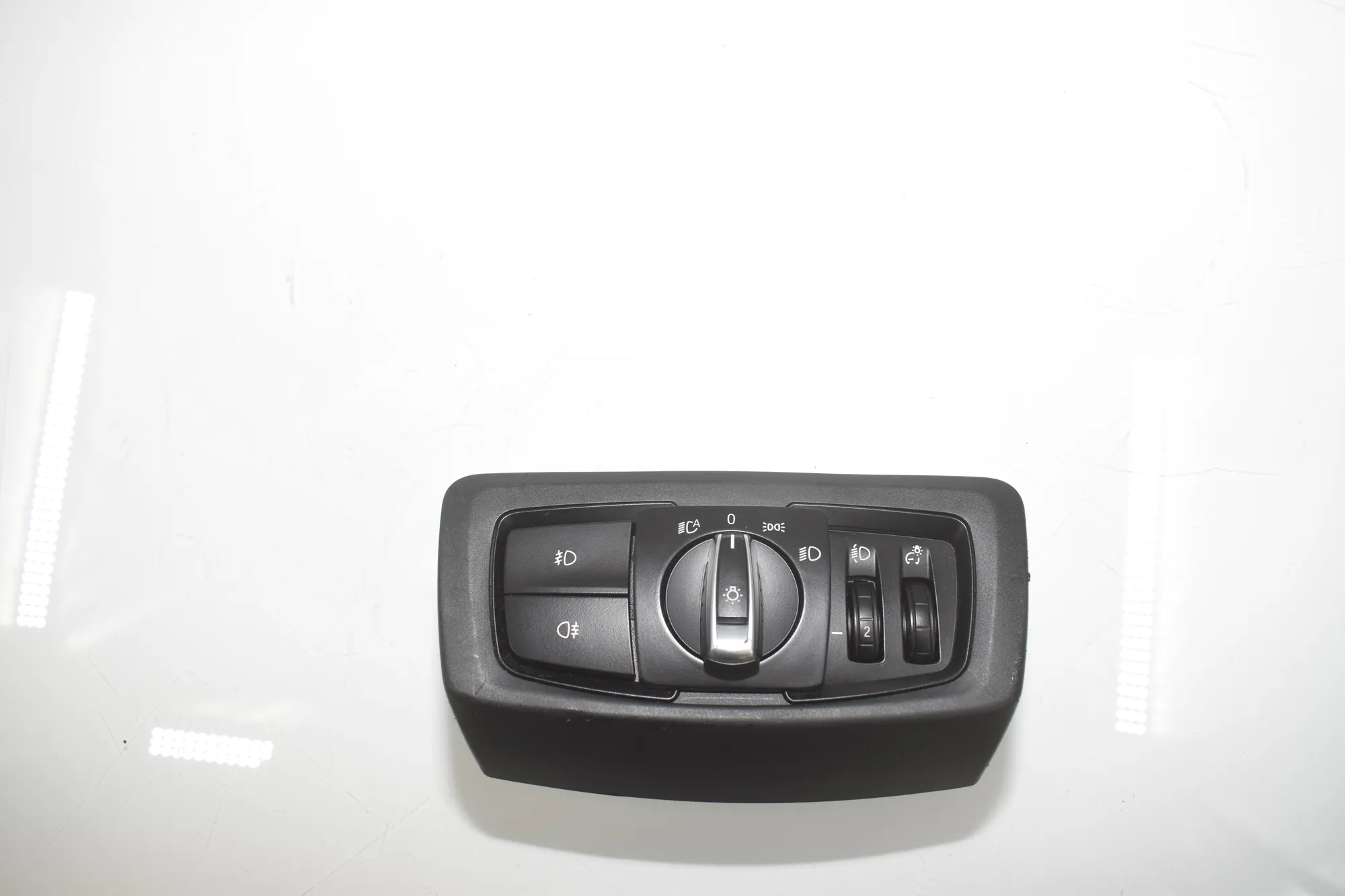 Headlight Switch Control Unit – OEM 9311729 · BMW 2 Gran Tourer (F46) 216 d 2015 – 3