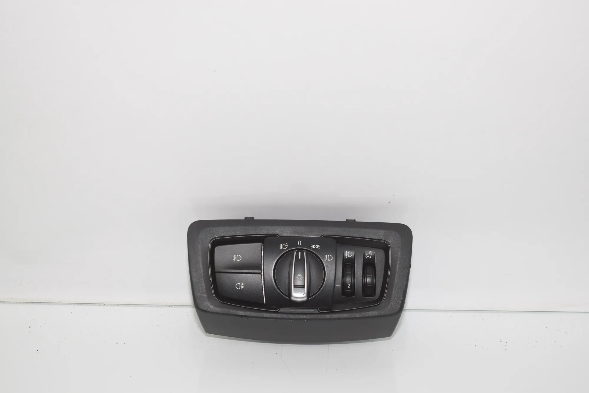 Headlight Switch Control Unit – OEM 9311729 · BMW 2 Gran Tourer (F46) 216 d 2015