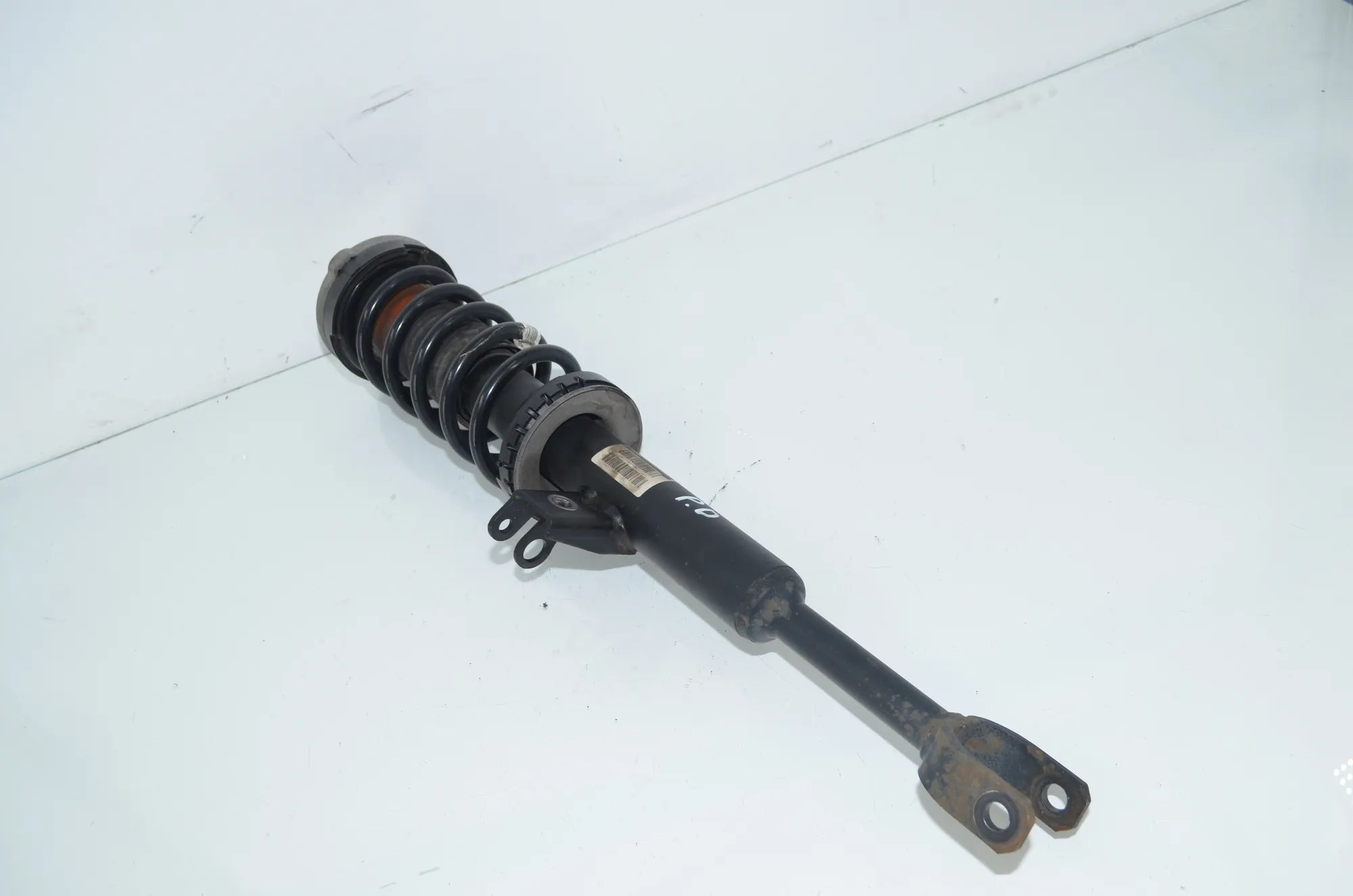 Front Right Shock Absorber – OEM 6863898 · BMW 5 Touring (F11) 530 d 2016 – 2