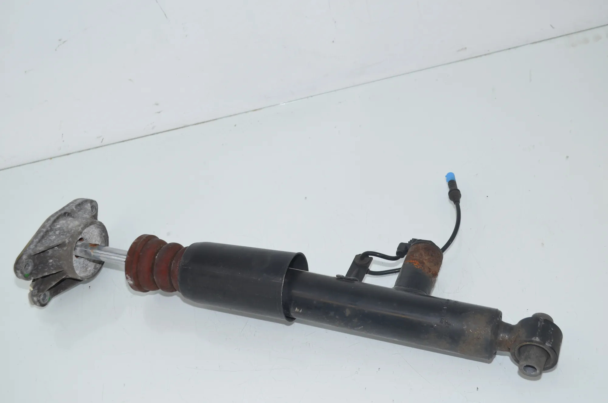 Rear Left Shock Absorber – OEM 6854210 · BMW 4 Gran Coupe (F36) 430 d xDrive 2014 – 3